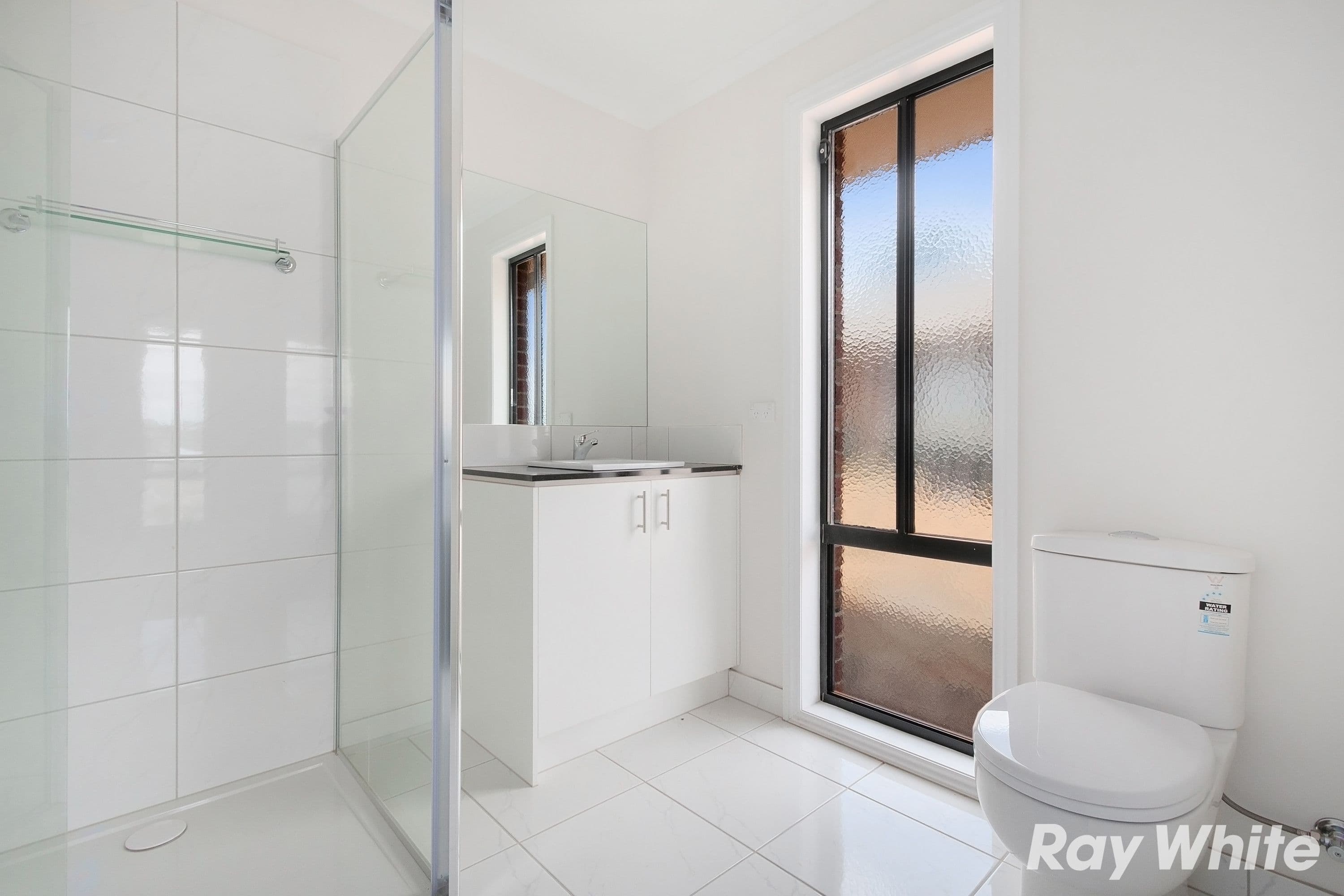 8 Leura Street, Drouin VIC 3818, Drouin - Thumbnail 7