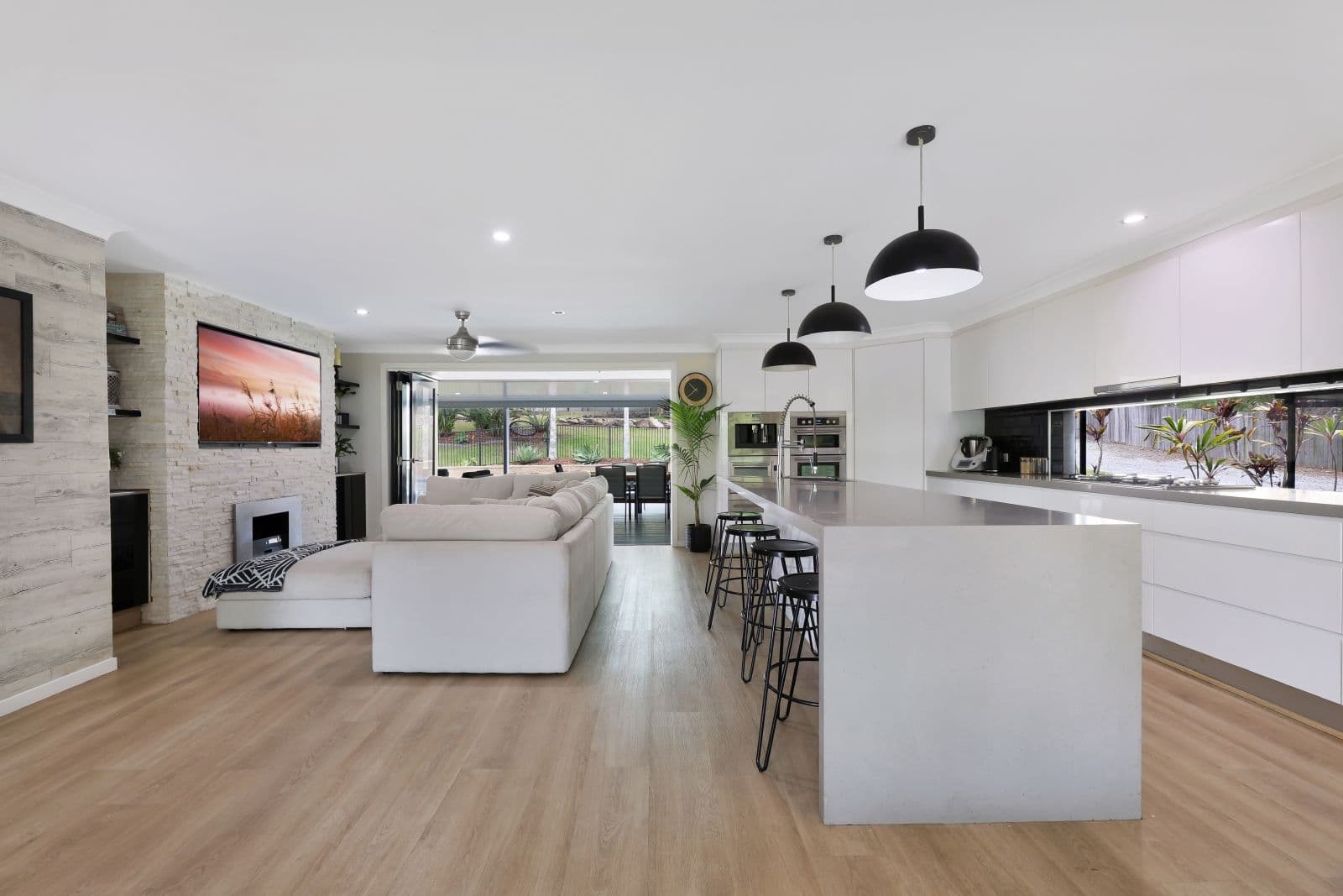 4 Entrance Road, Gaven QLD 4211, Gaven - Thumbnail 3