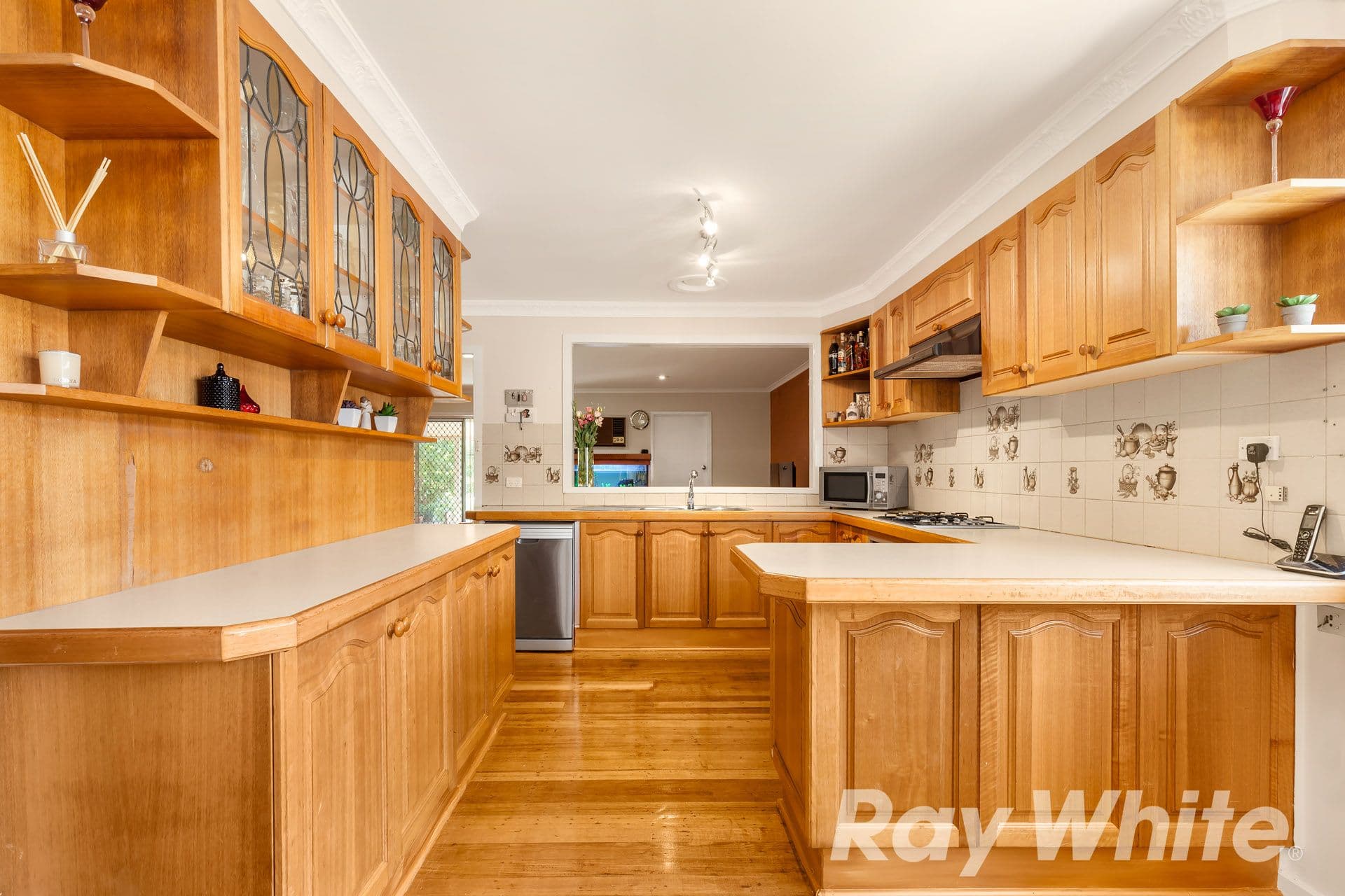 17 Merrick Crescent, Glen Waverley VIC 3150, Glen Waverley - Thumbnail 3