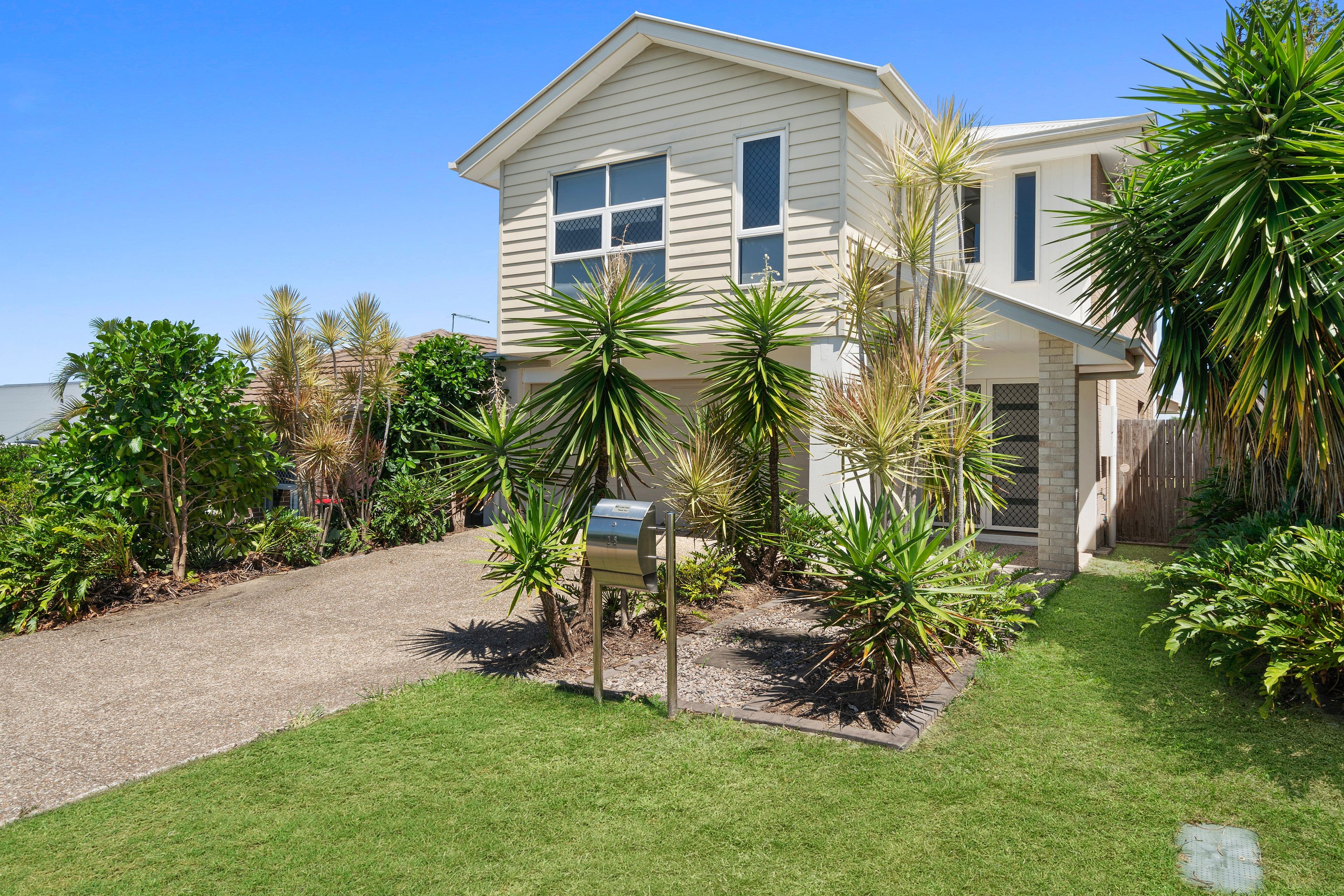 14 Leigh Crescent, Dakabin QLD 4503, Dakabin - Thumbnail 2