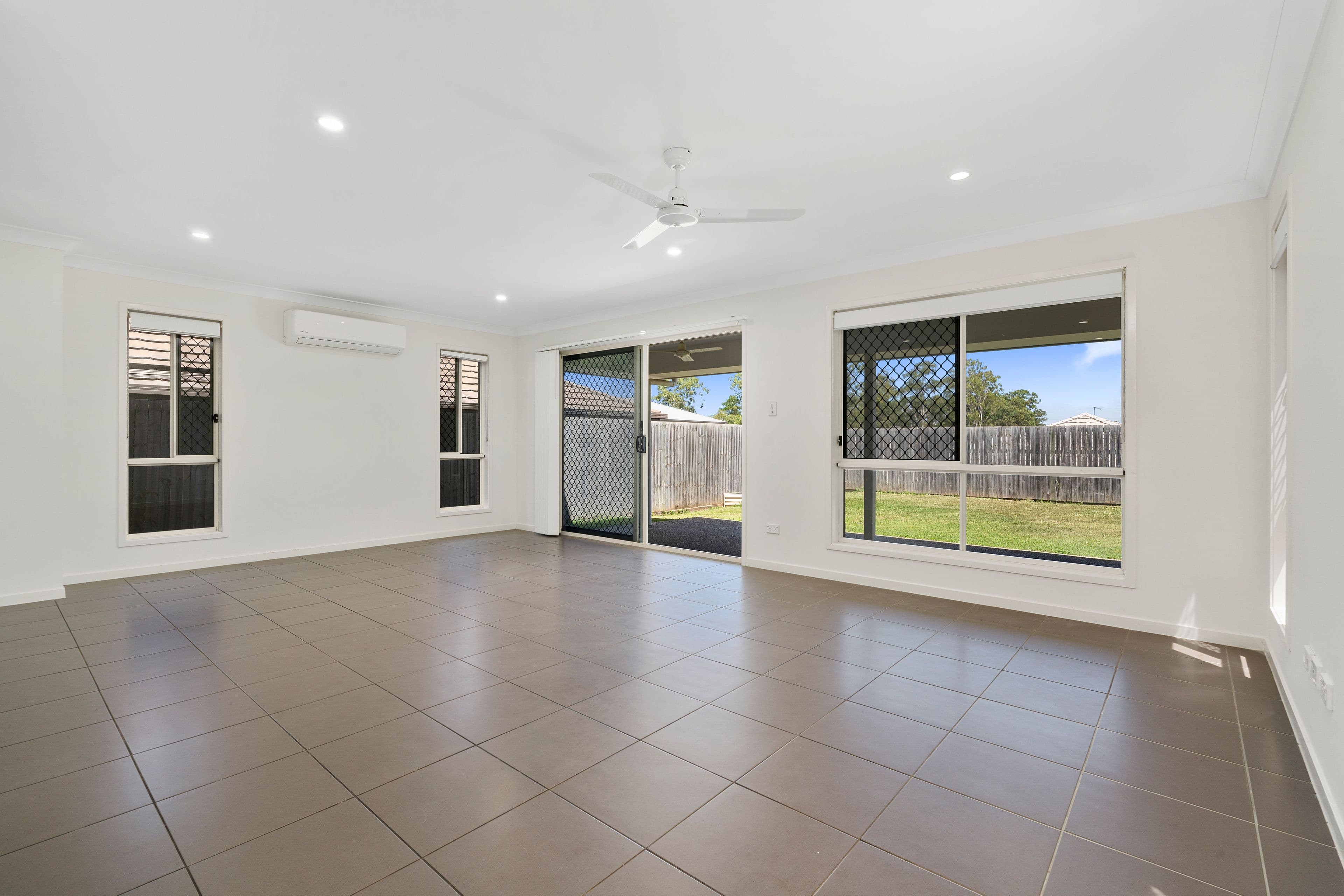 14 Leigh Crescent, Dakabin QLD 4503, Dakabin - Thumbnail 5