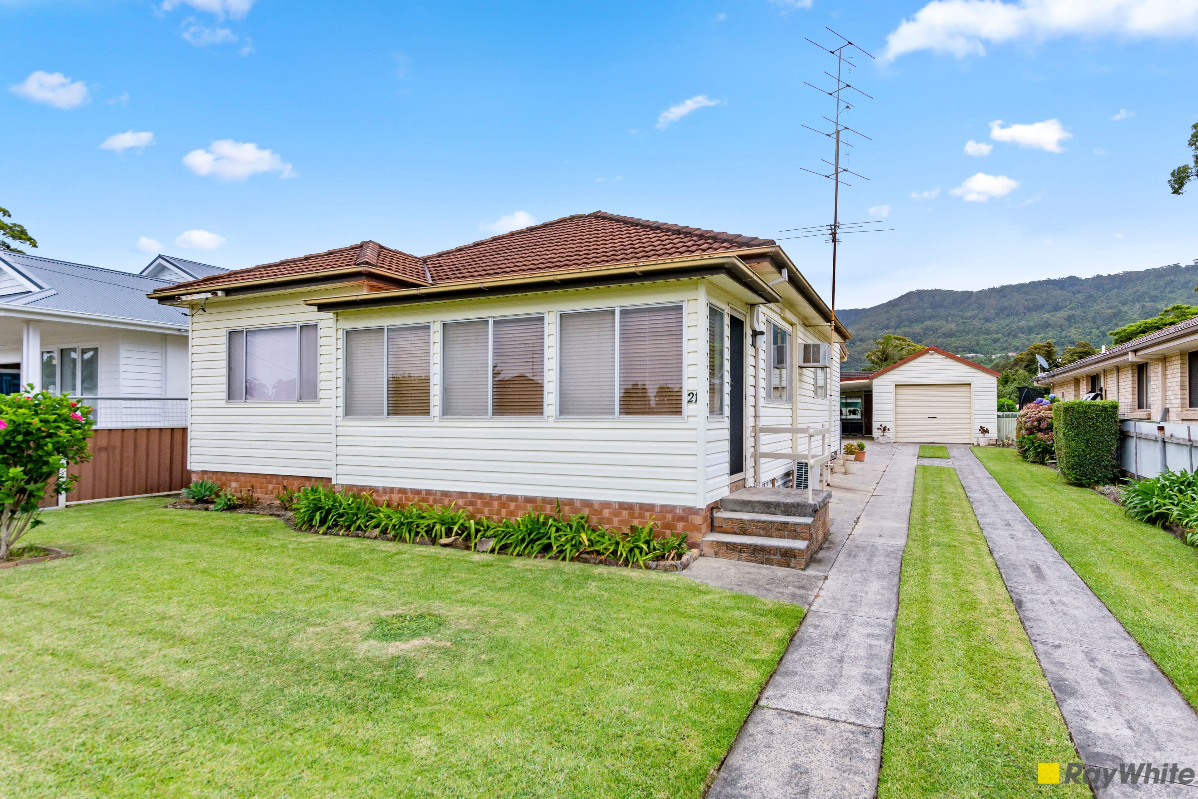 21 Neville Avenue, Russell Vale NSW 2517, Russell Vale - Image 1