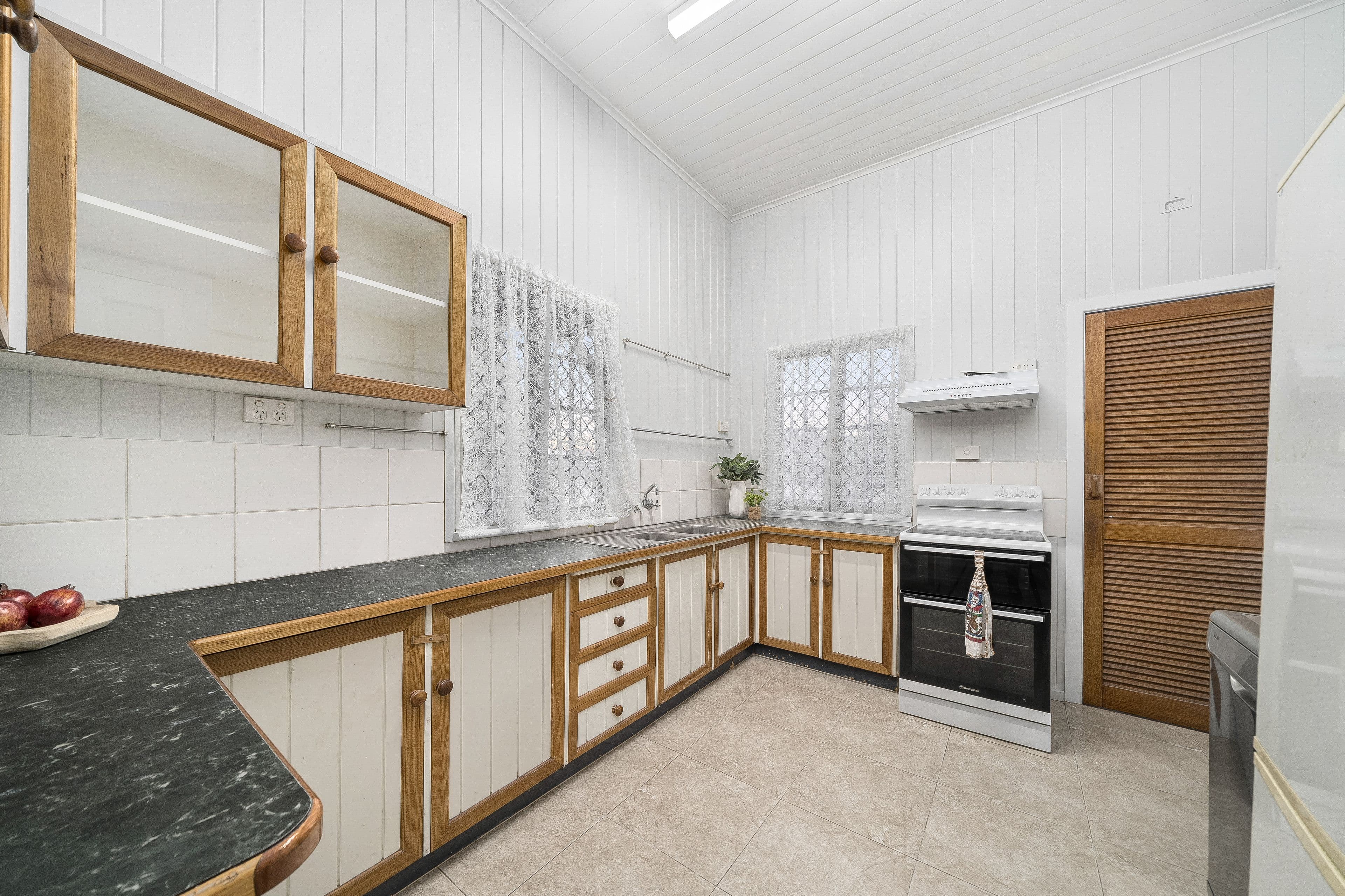 24 Dunmore Terrace, Dunmore Terrace - Thumbnail 5
