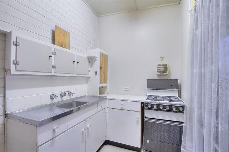 10 Ashmore Avenue, MORDIALLOC VIC 3195, Mordialloc - Thumbnail 2