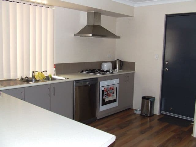 105 Dalrymple Drive, LEDA WA 6170, Leda - Thumbnail 3