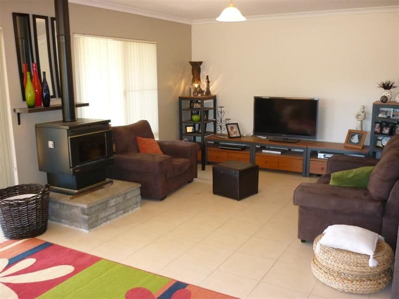 131 Devon Way, LOWER CHITTERING WA 6084, Lower Chittering - Thumbnail 4