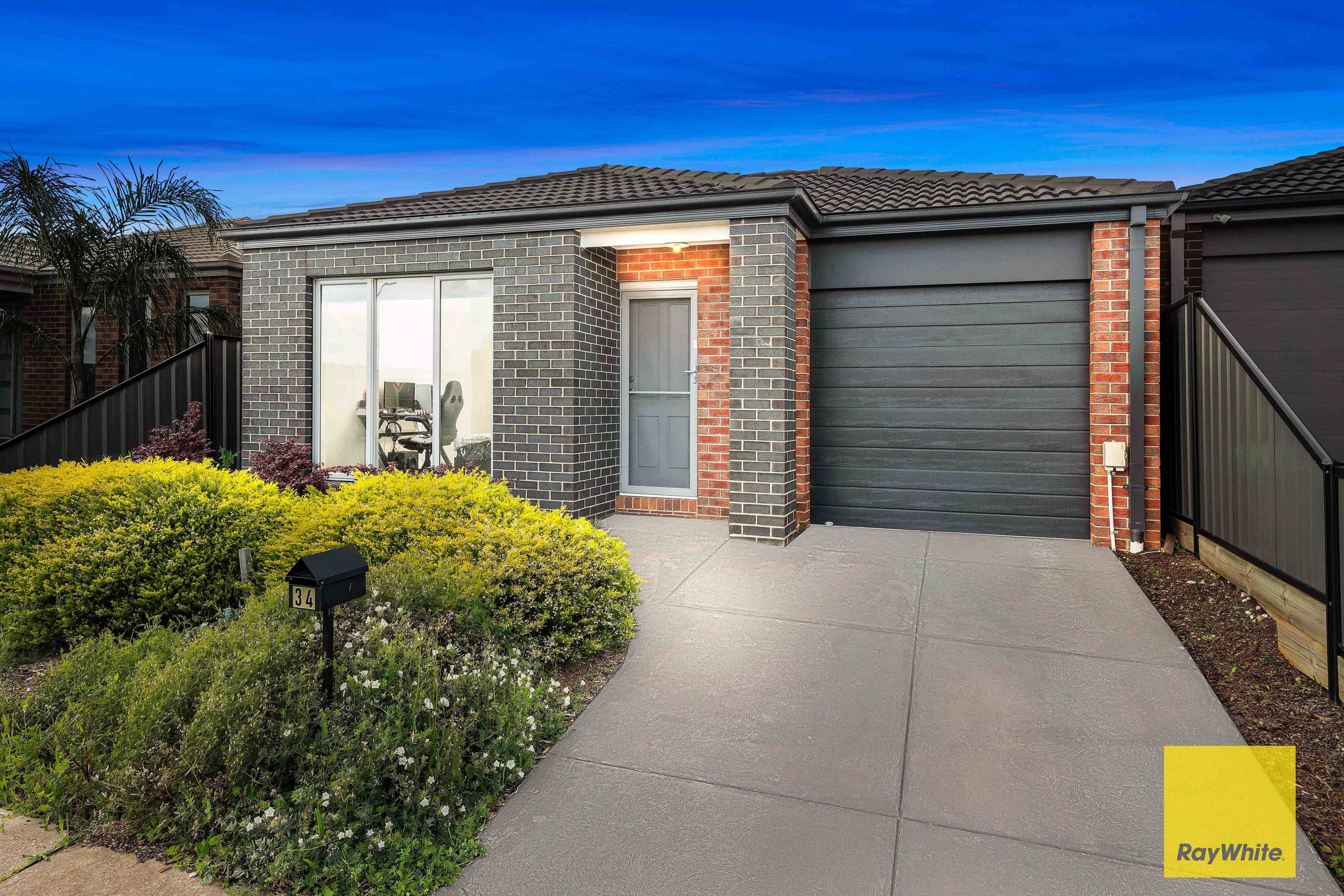 34 Obsidian Avenue, Tarneit VIC 3029, Tarneit - Thumbnail 2