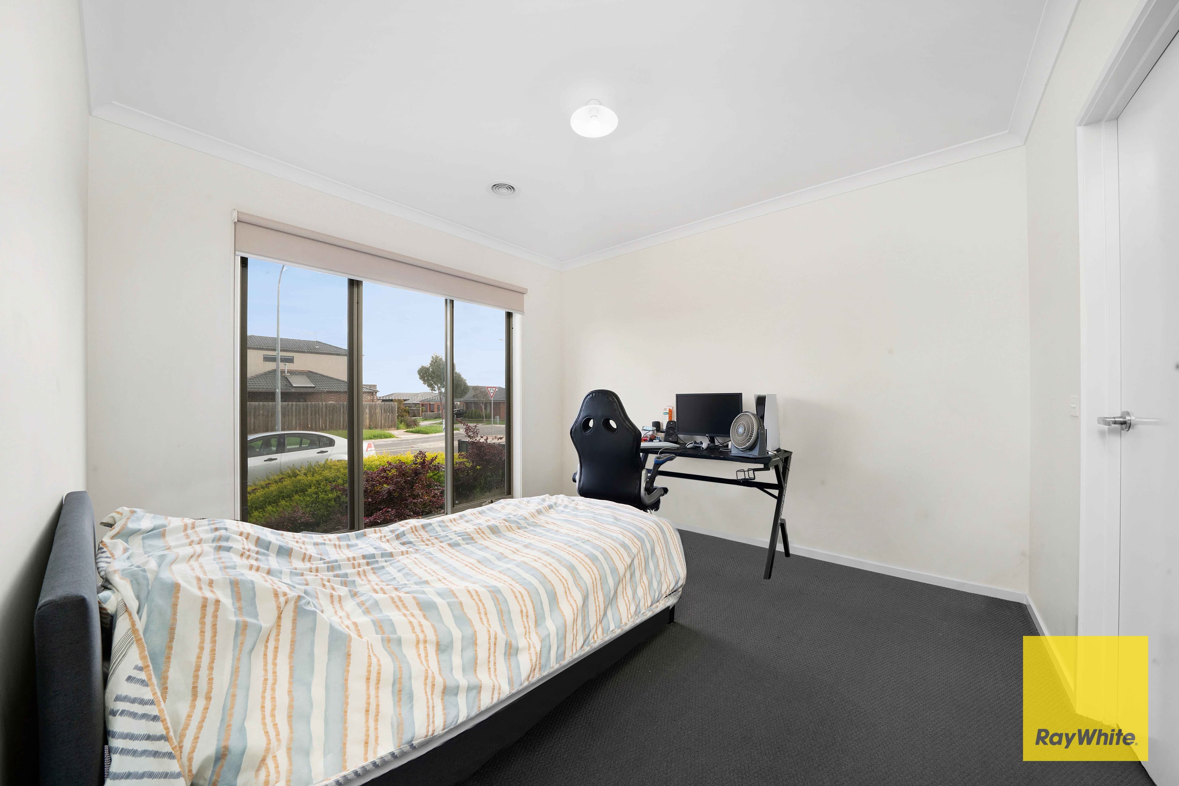 34 Obsidian Avenue, Tarneit VIC 3029, Tarneit - Thumbnail 4