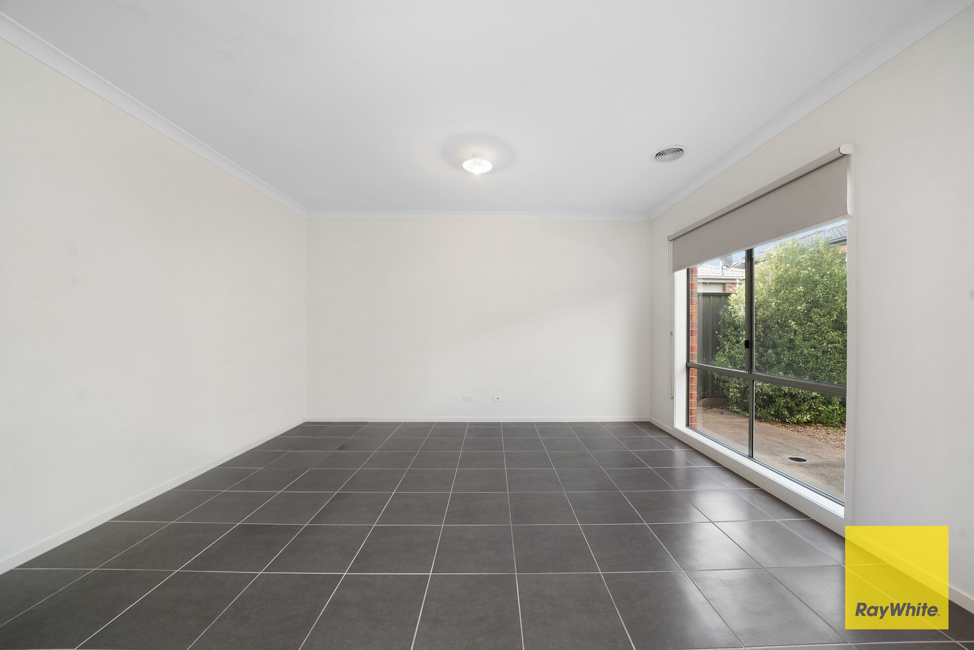 34 Obsidian Avenue, Tarneit VIC 3029, Tarneit - Thumbnail 8