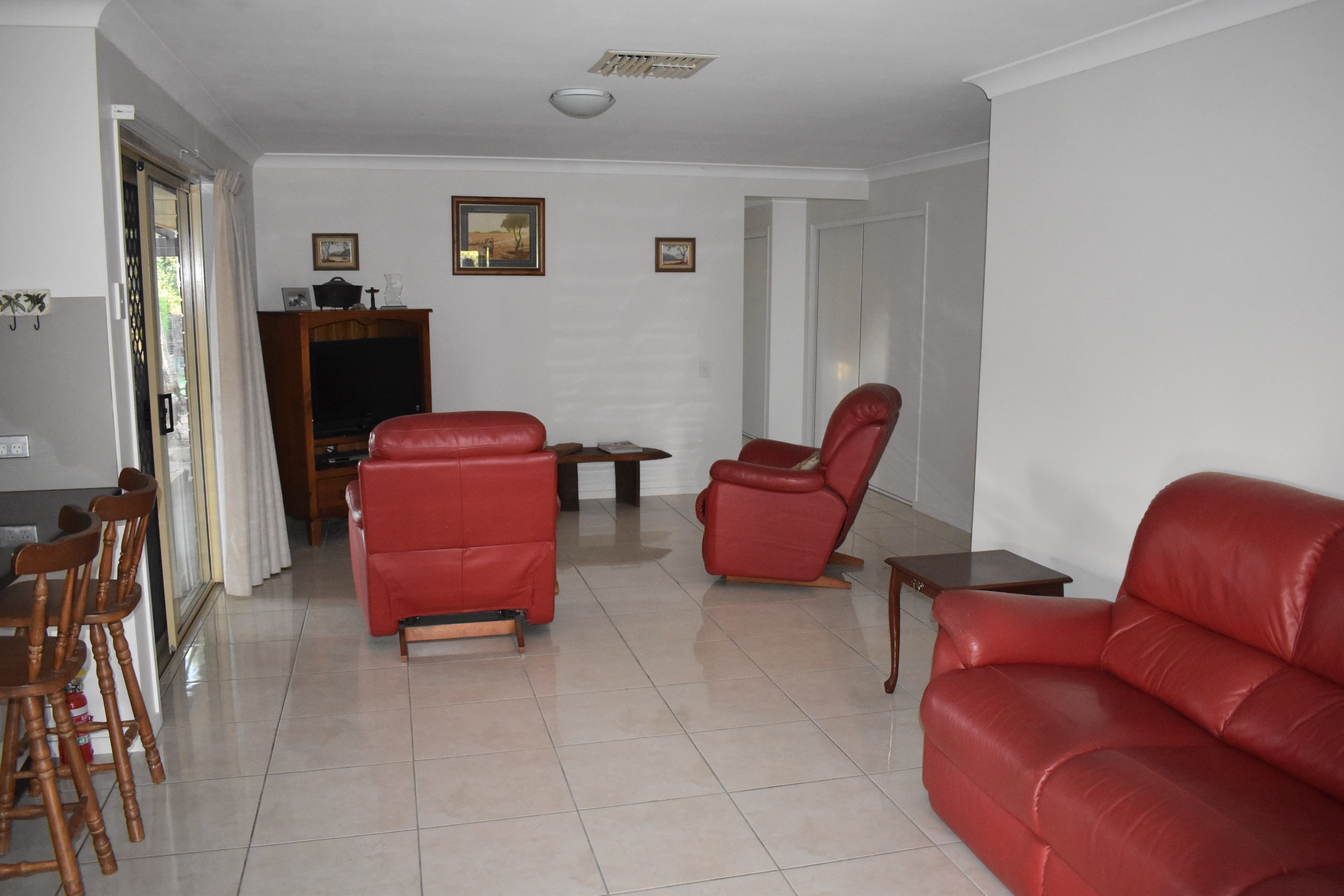 40 Cowan Crescent, Emerald QLD 4720, Emerald - Thumbnail 5