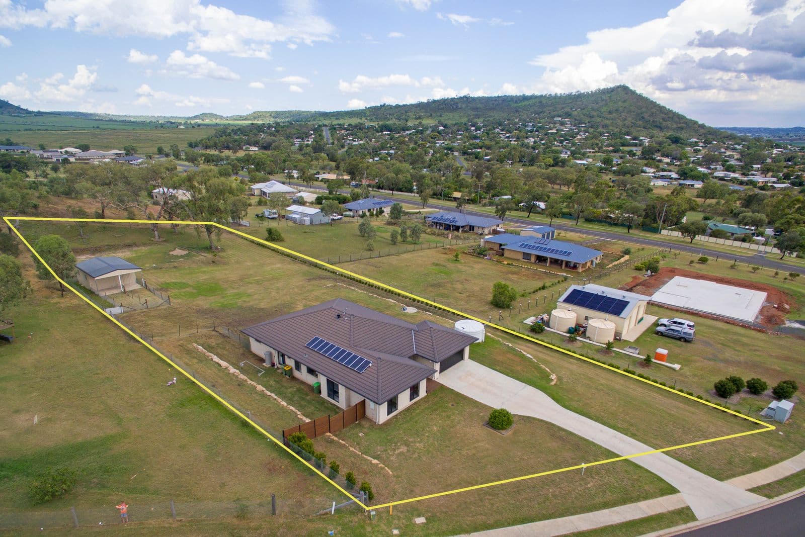4 Sunshine Way, Kingsthorpe QLD 4400, Kingsthorpe - Image 1
