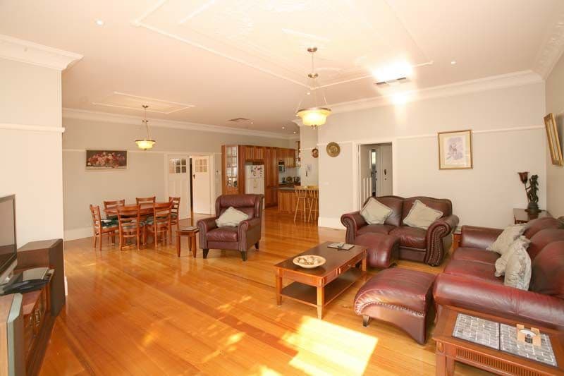 23 Parkside Avenue, BOX HILL VIC 3128, Box Hill - Thumbnail 2