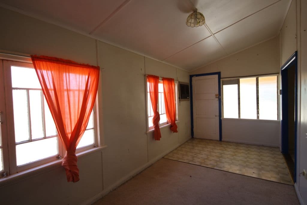 139 Galah Street, LONGREACH QLD 4730, Longreach - Thumbnail 2