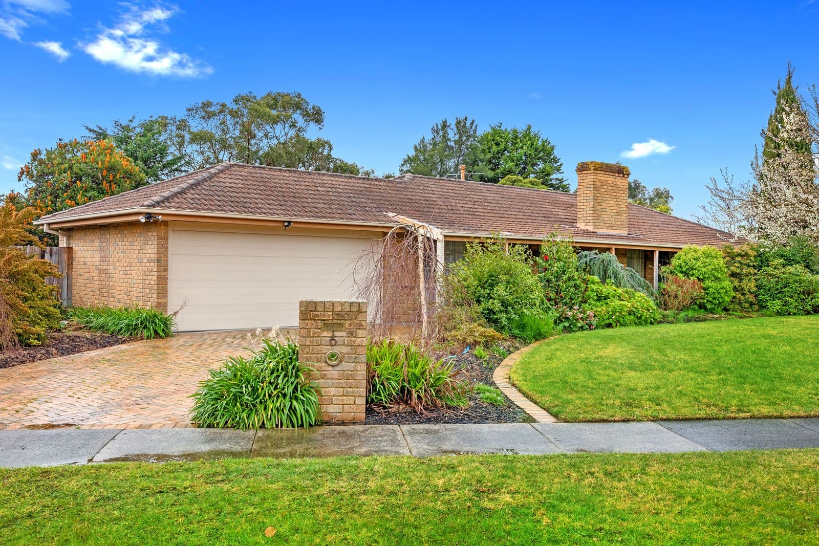 6 Bagendon Court, Kilsyth South VIC 3137, Kilsyth South - Thumbnail 2