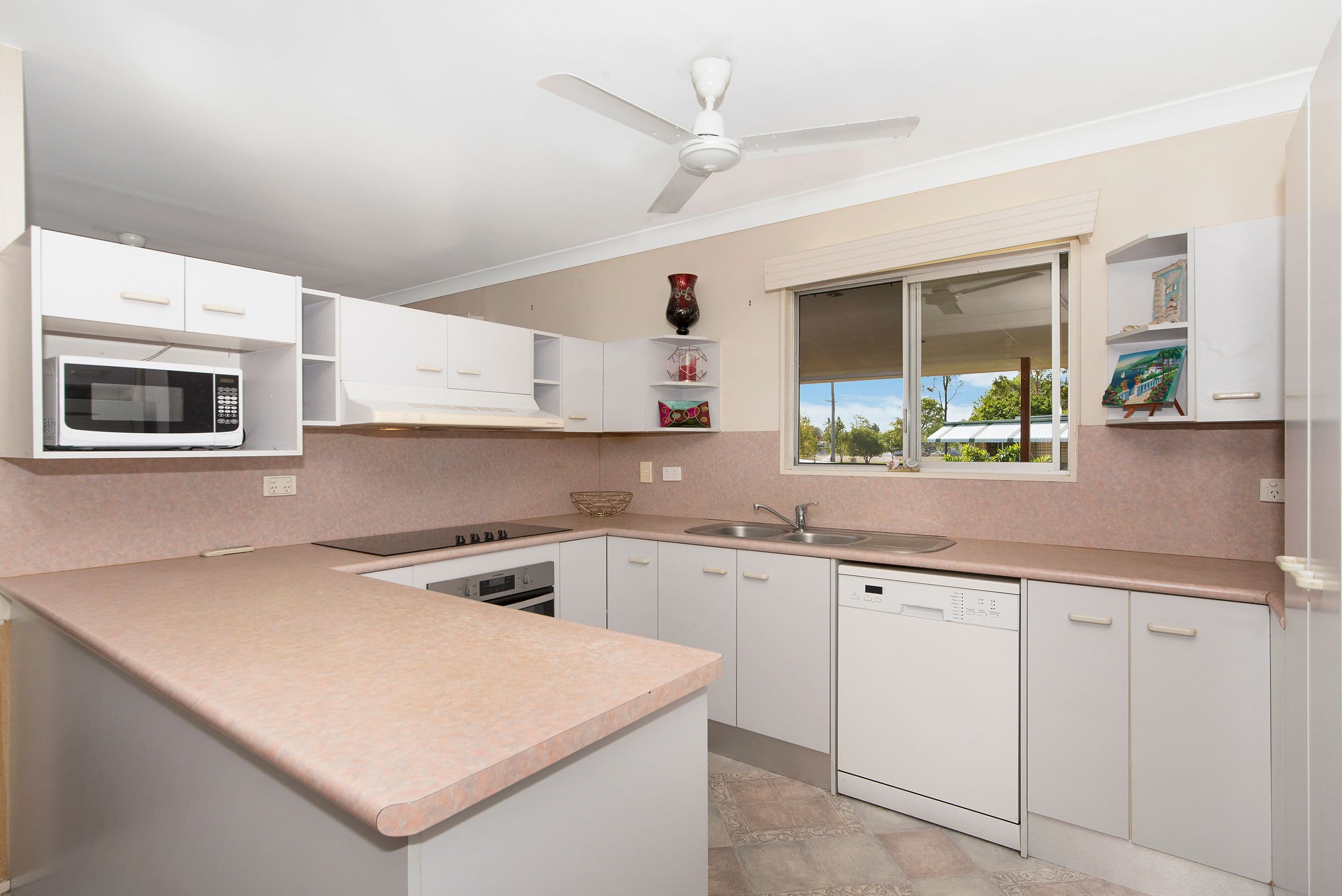 11 Paringa Street, Cranbrook QLD 4814, Cranbrook - Thumbnail 6