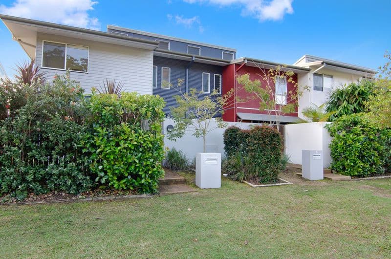 4 Border Drive North, CURRUMBIN WATERS QLD 4223, Currumbin Waters - Thumbnail 2