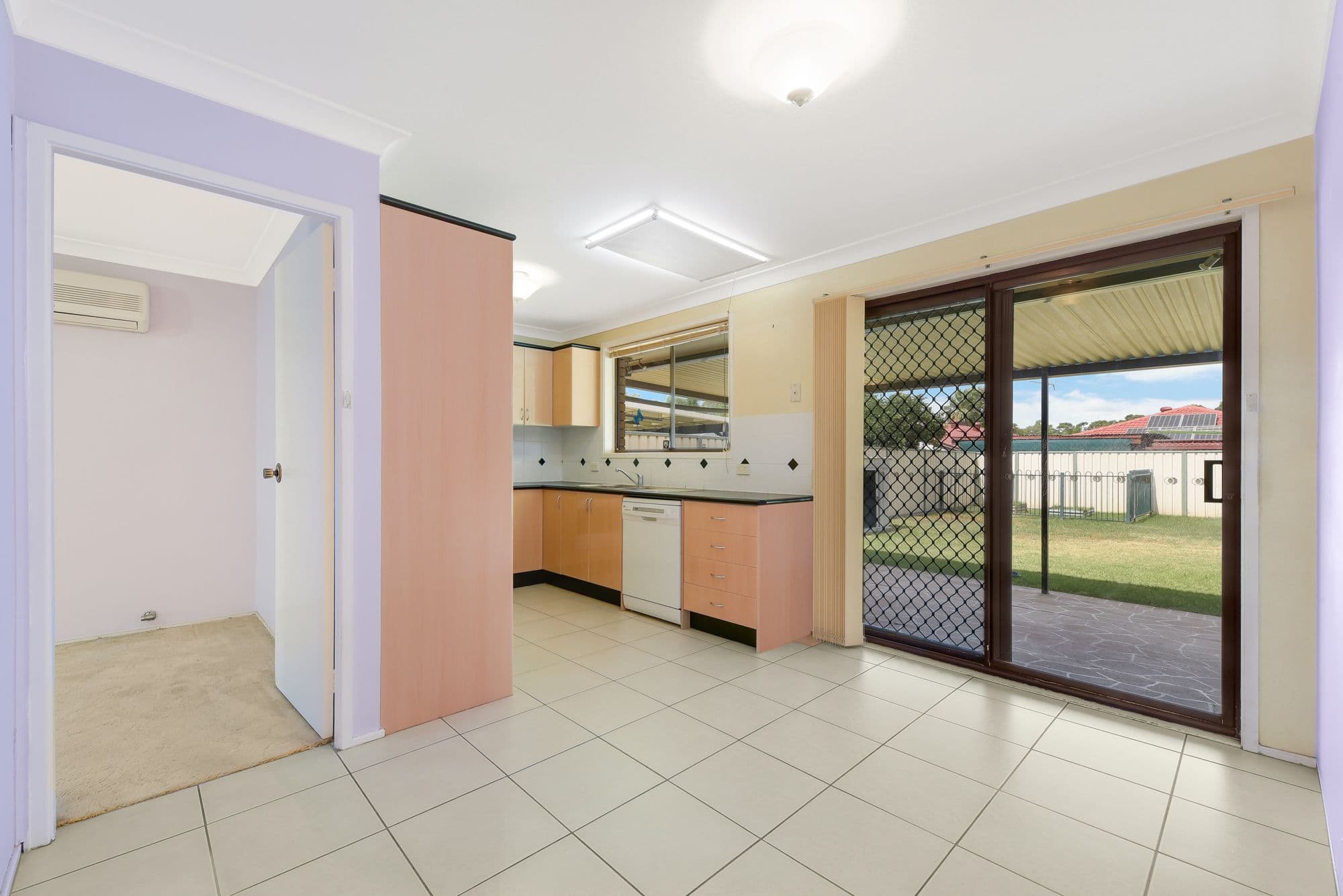 13 Dalkeith Place, St Helens Park - Thumbnail 3