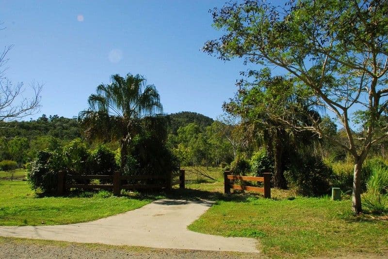 Lot 2 Paluma Road, CANNONVALE QLD 4802, Cannonvale - Thumbnail 3
