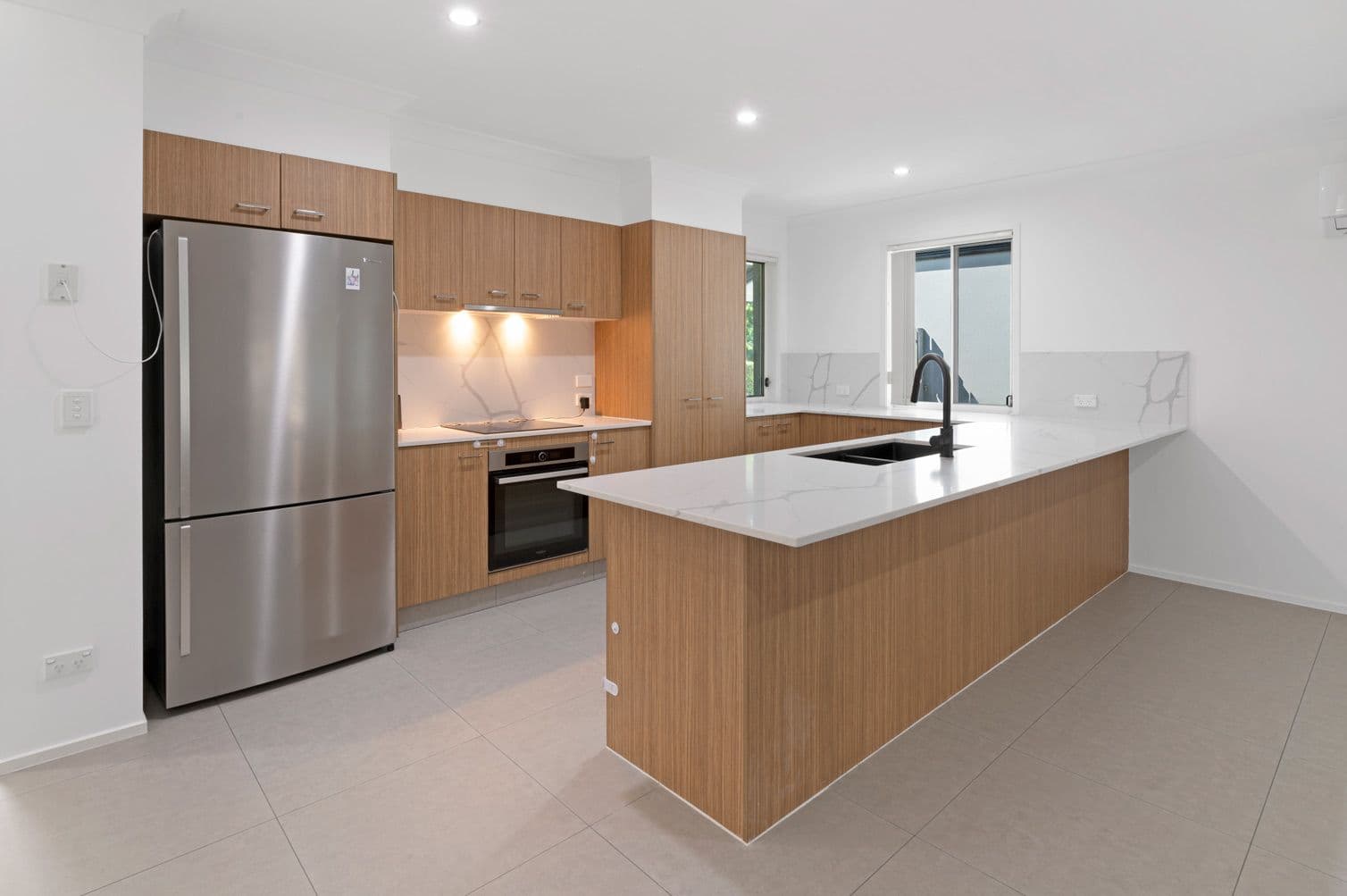8 Bonner Court, Pacific Pines QLD 4211, Pacific Pines - Thumbnail 3