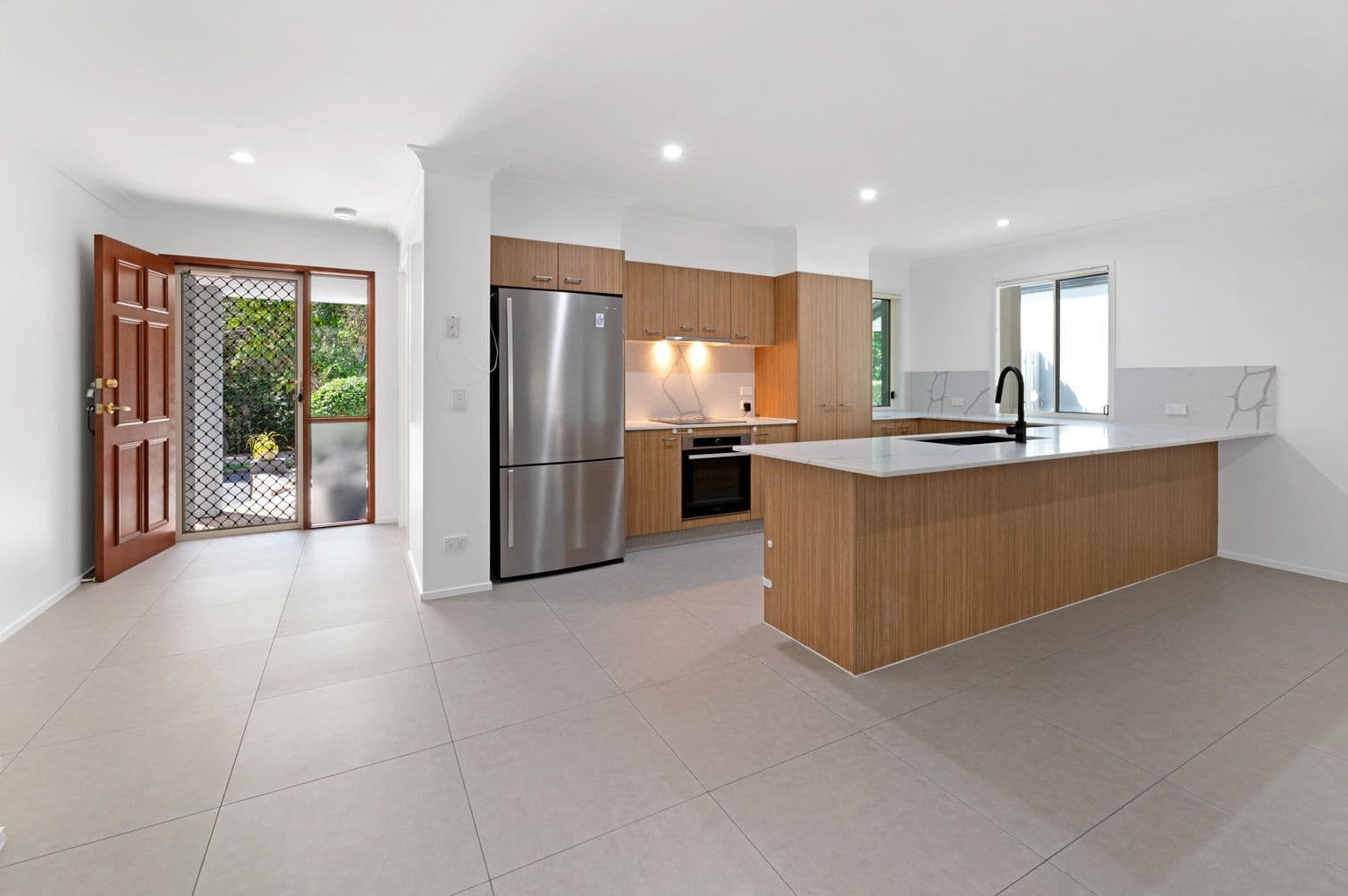 8 Bonner Court, Pacific Pines QLD 4211, Pacific Pines - Thumbnail 4