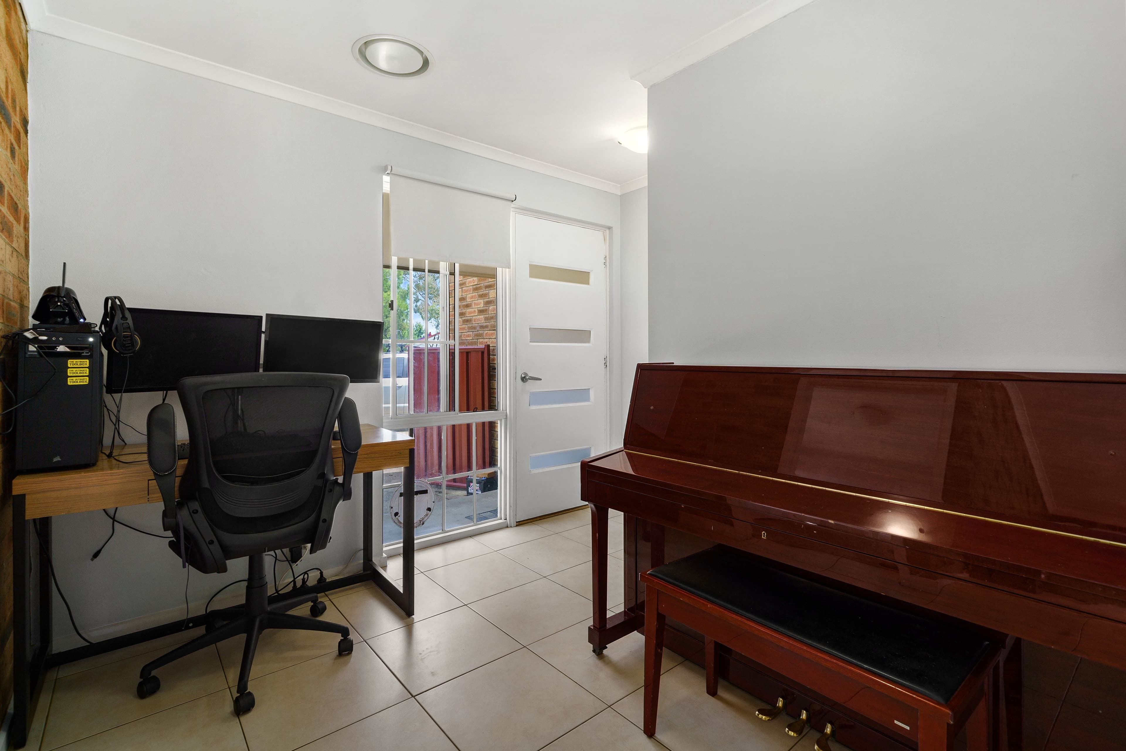 9-15 Torpy Place, Jerrabomberra NSW 2619, Jerrabomberra - Thumbnail 2