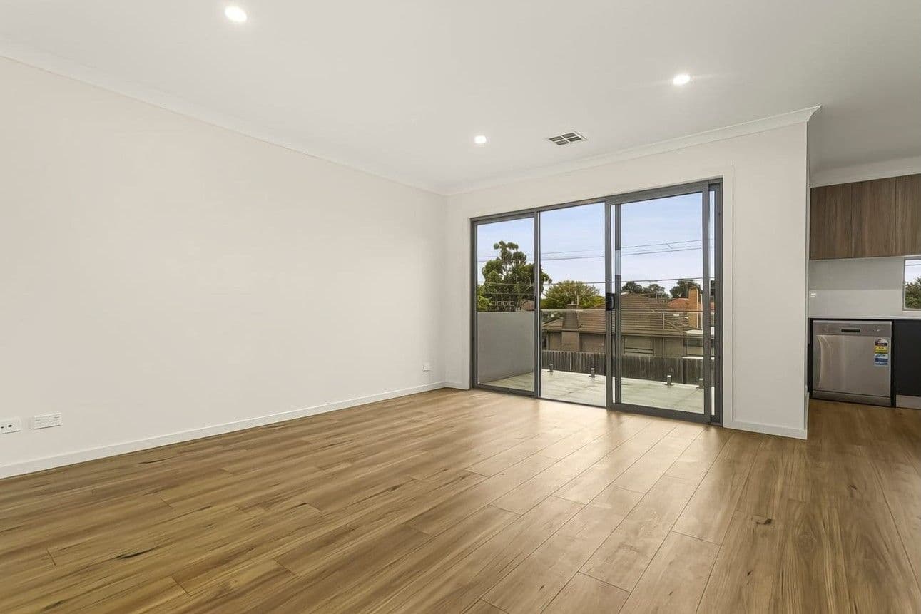 5B Manor Street, Werribee VIC 3030, Werribee - Thumbnail 2