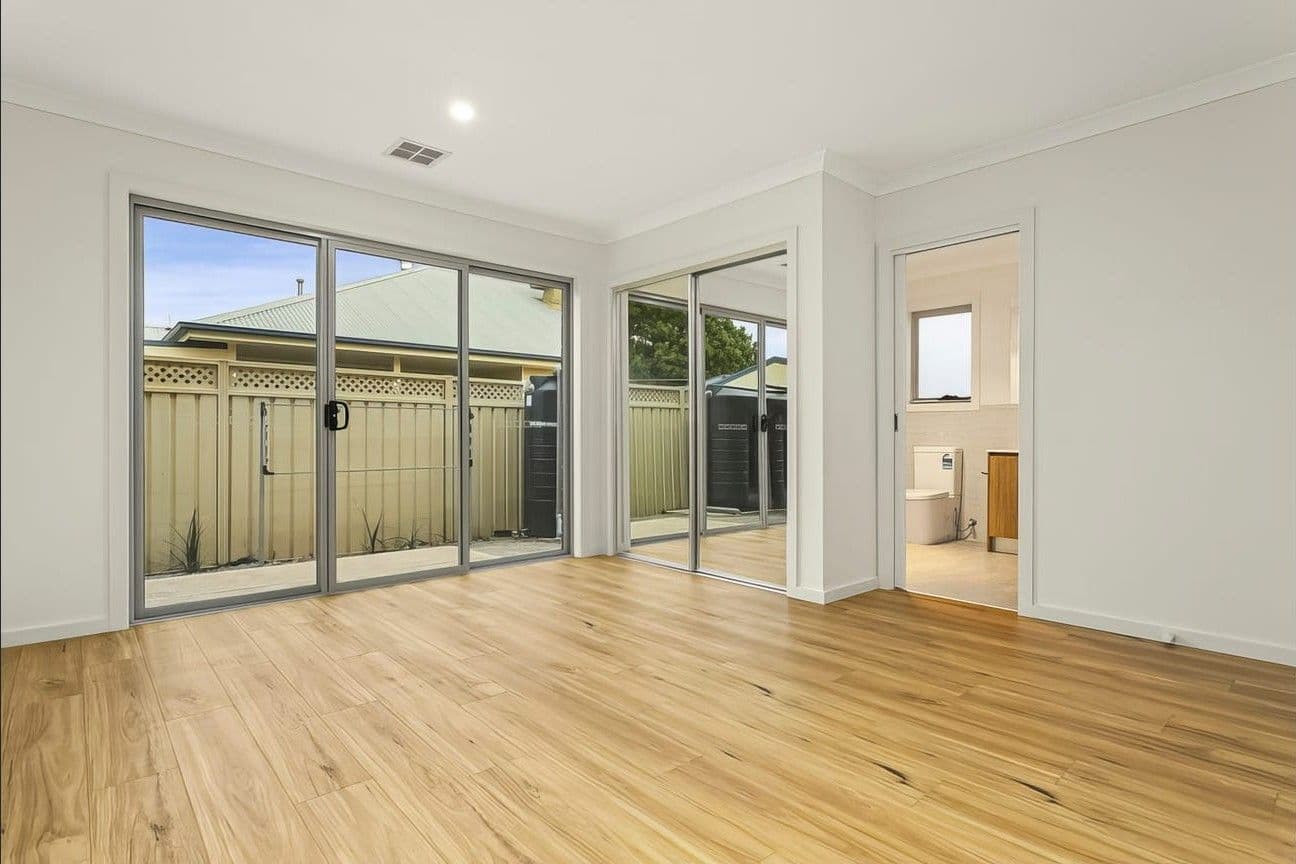 5B Manor Street, Werribee VIC 3030, Werribee - Thumbnail 4