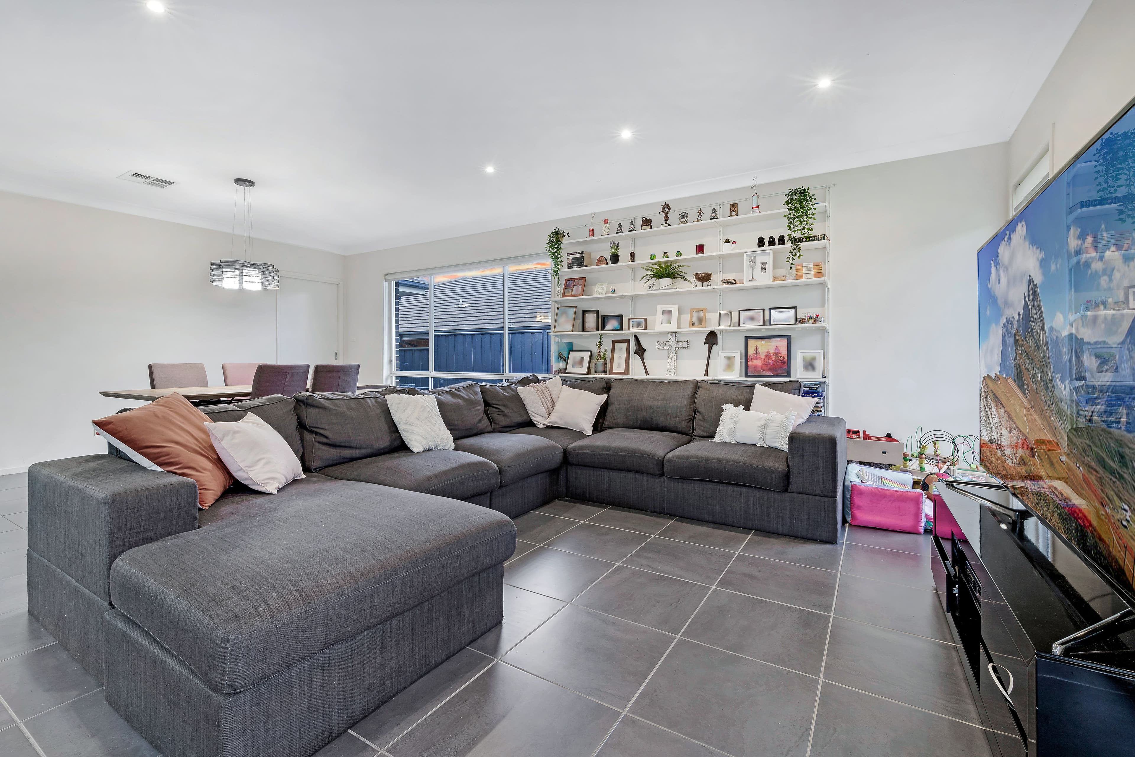8 Thornbury Circuit, Stanhope Gardens NSW 2768, Stanhope Gardens - Thumbnail 2