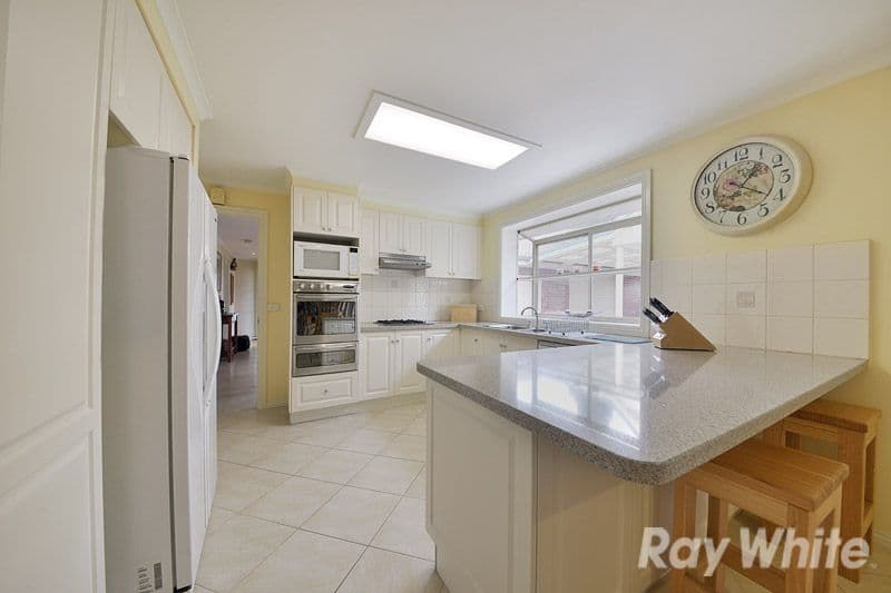 14 Roxanne Close, SCORESBY VIC 3179, Scoresby - Thumbnail 3