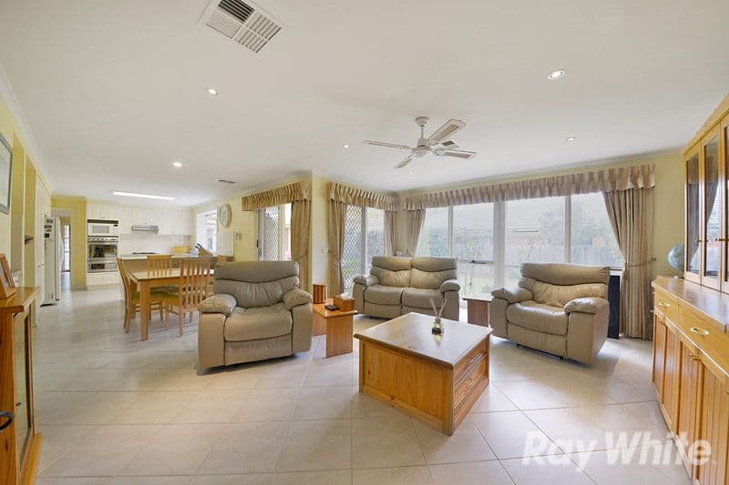 14 Roxanne Close, SCORESBY VIC 3179, Scoresby - Thumbnail 7