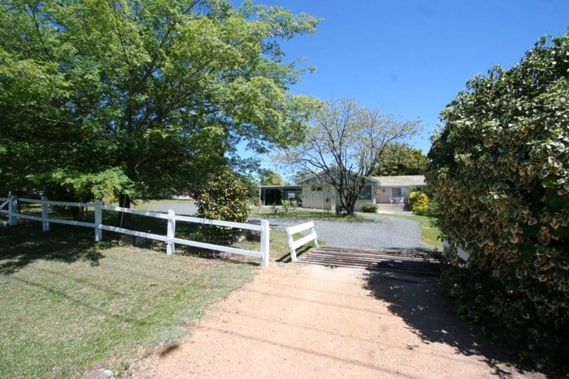 124 East Street, TENTERFIELD NSW 2372, Tenterfield - Thumbnail 2
