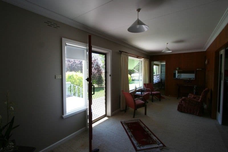 124 East Street, TENTERFIELD NSW 2372, Tenterfield - Thumbnail 3