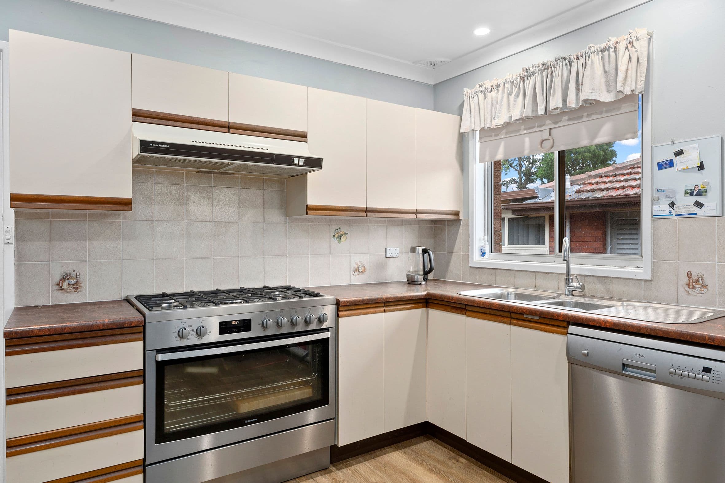 42 Ellam Drive, Seven Hills NSW 2147, Seven Hills - Thumbnail 3