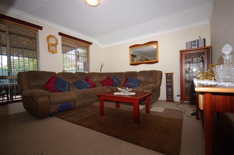 38 Ravenswood Drive, NOLLAMARA WA 6061, Nollamara - Thumbnail 3