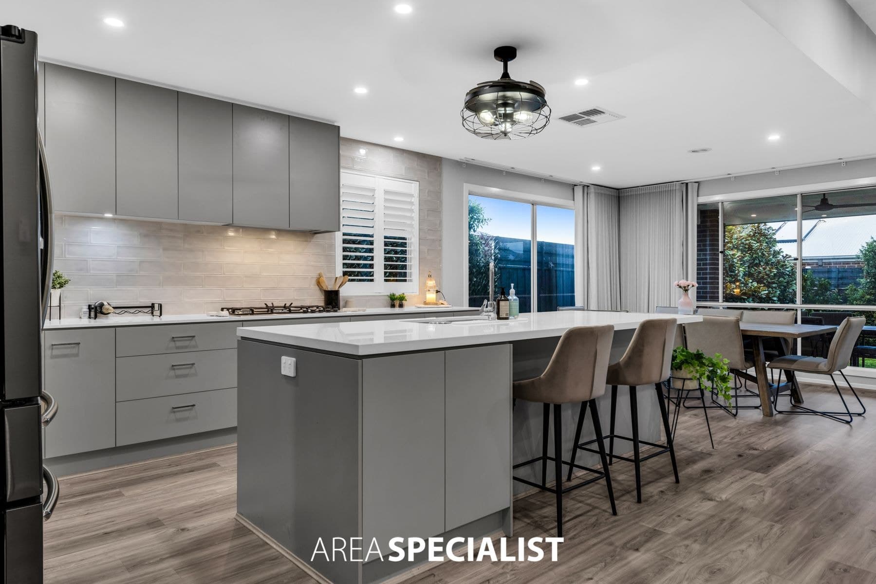 4 Thoroughbred Drive, Clyde North, VIC 3978, Clyde North - Thumbnail 8