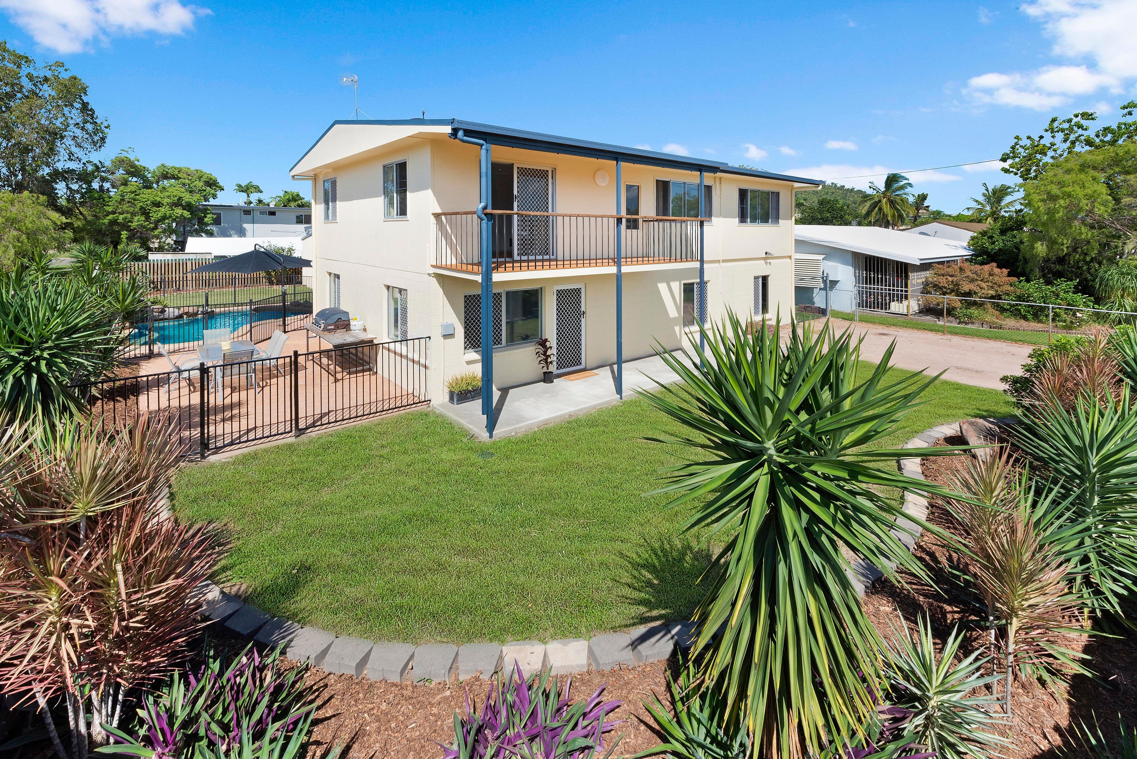2 Majanna Street, Mount Louisa QLD 4814, Mount Louisa - Thumbnail 2