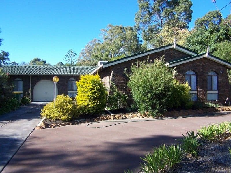 15 Sampson Road, KALAMUNDA WA 6076, Kalamunda - Thumbnail 2