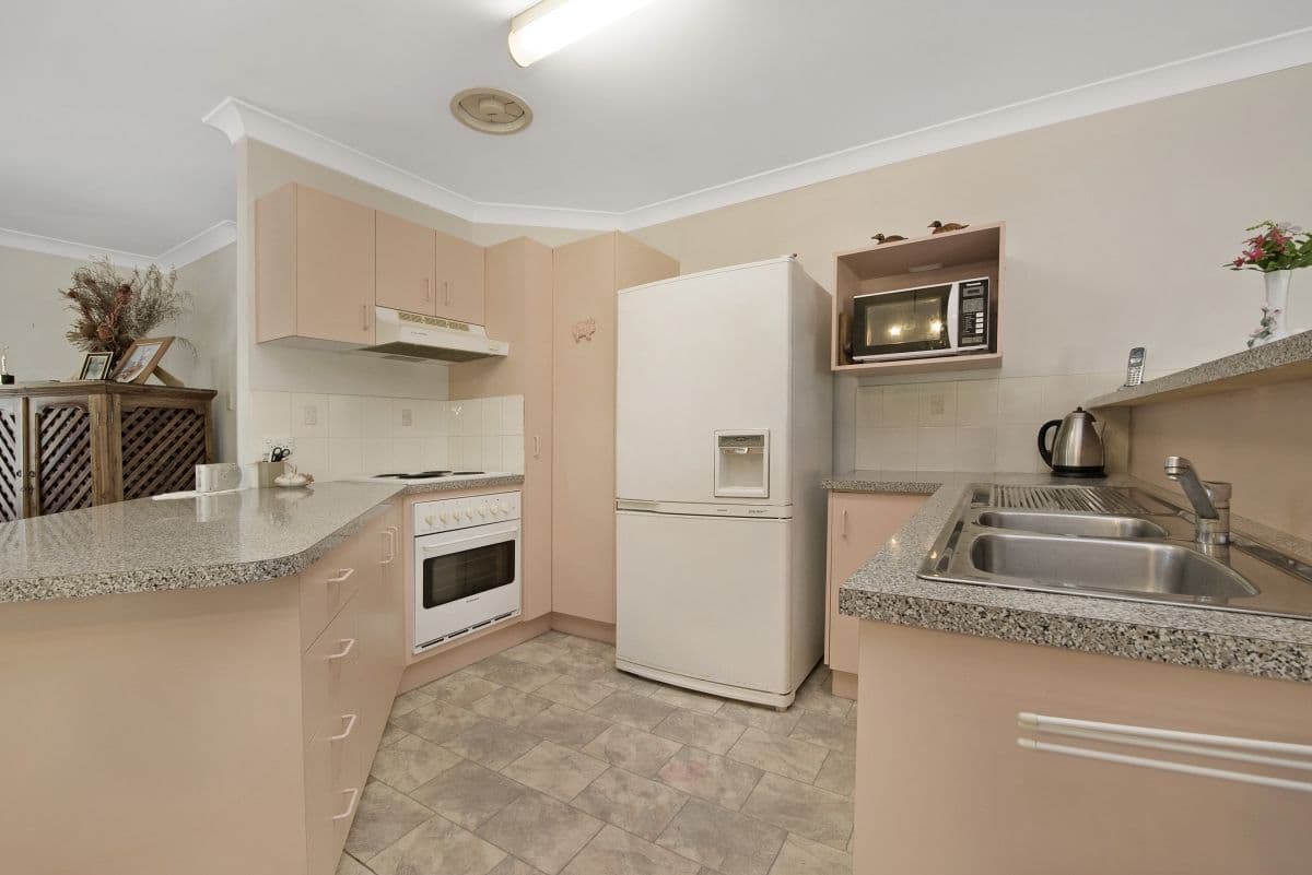17 Antigua Crescent, Deception Bay QLD 4508, Deception Bay - Thumbnail 2