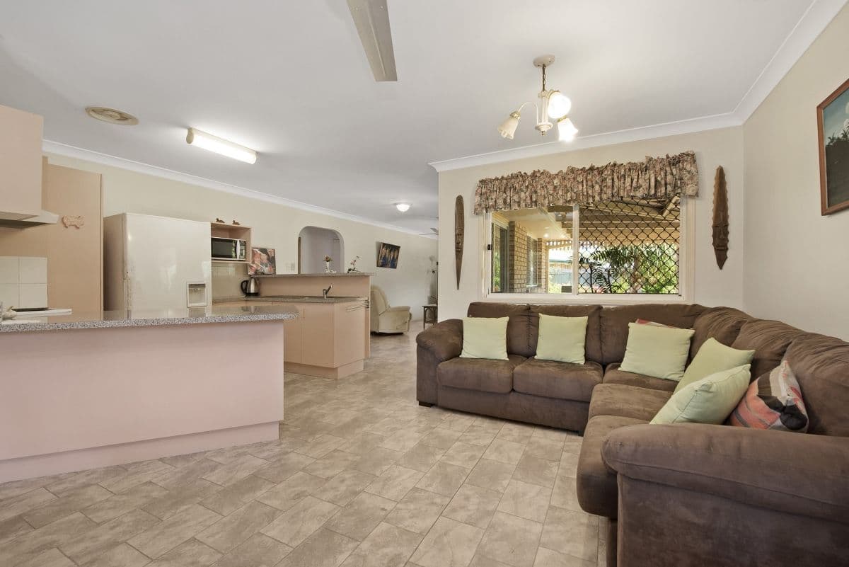 17 Antigua Crescent, Deception Bay QLD 4508, Deception Bay - Thumbnail 4