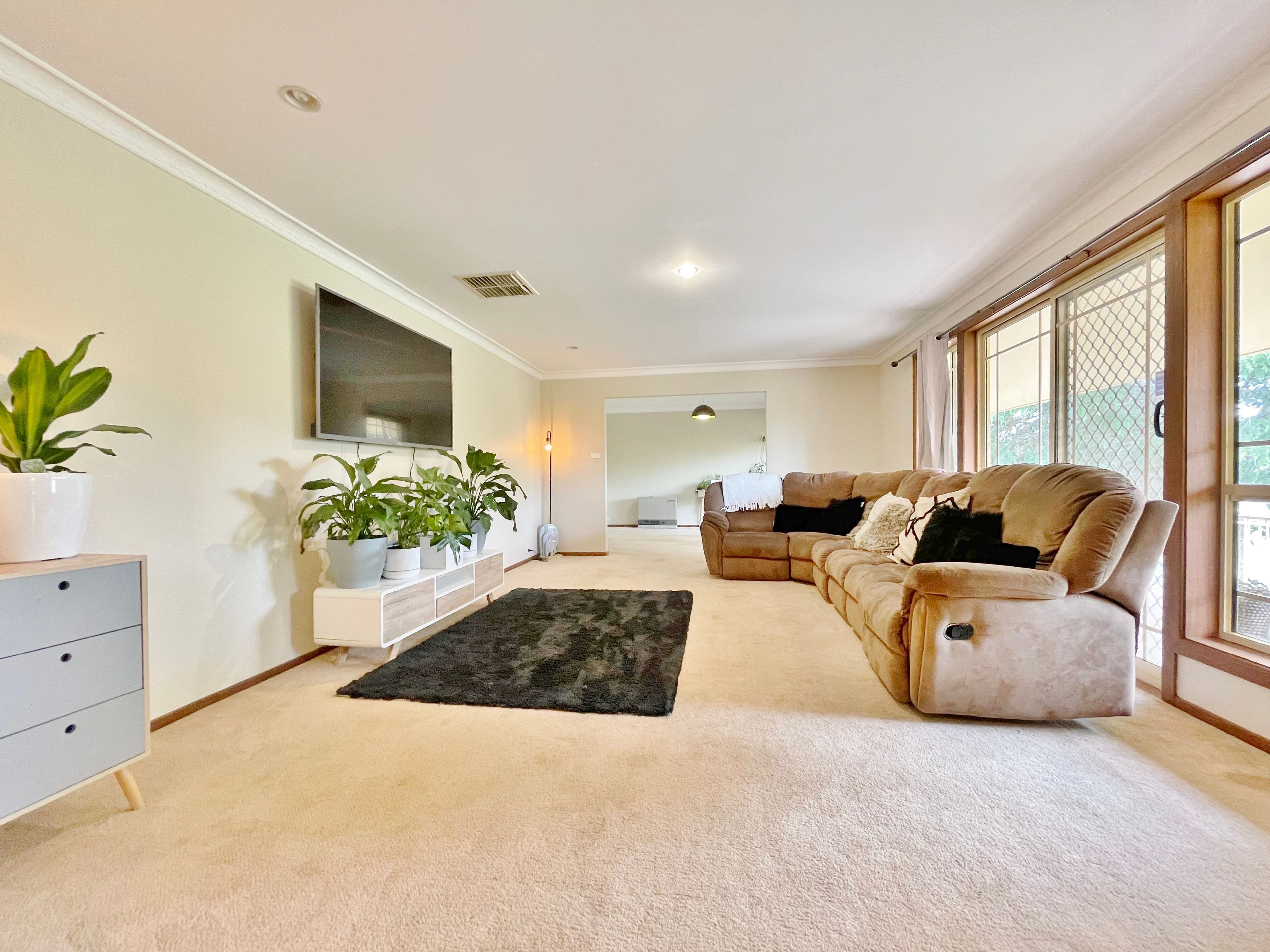12 Jim Anderson Avenue, Young NSW 2594, Young - Thumbnail 2