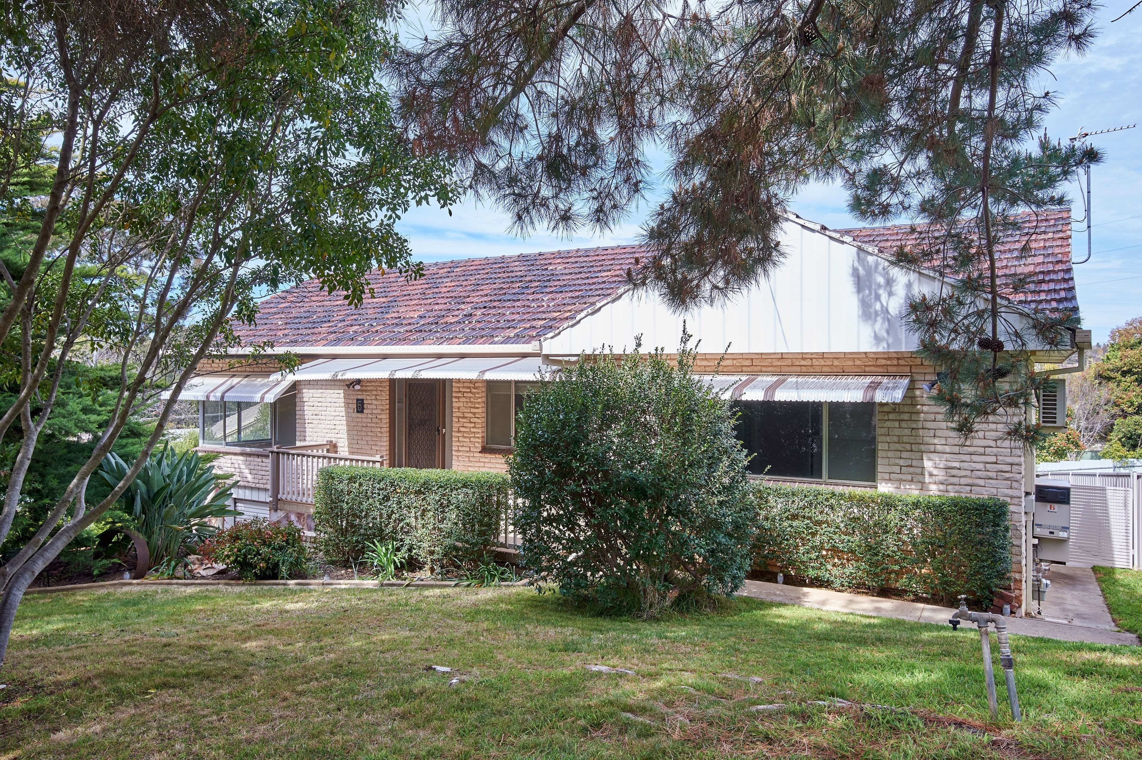 12 Warrawong Street, Kooringal - Image 1