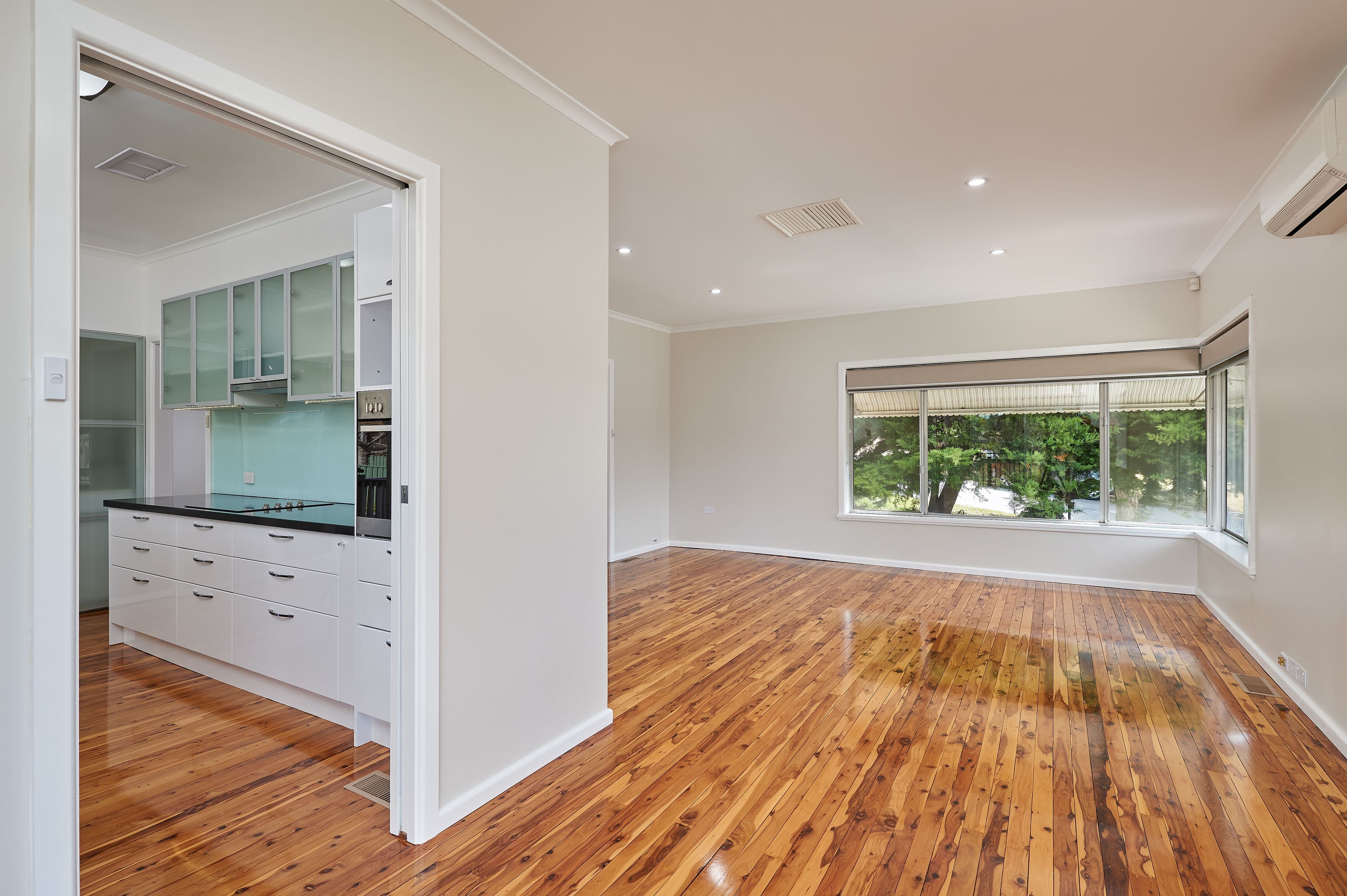 12 Warrawong Street, Kooringal - Thumbnail 3