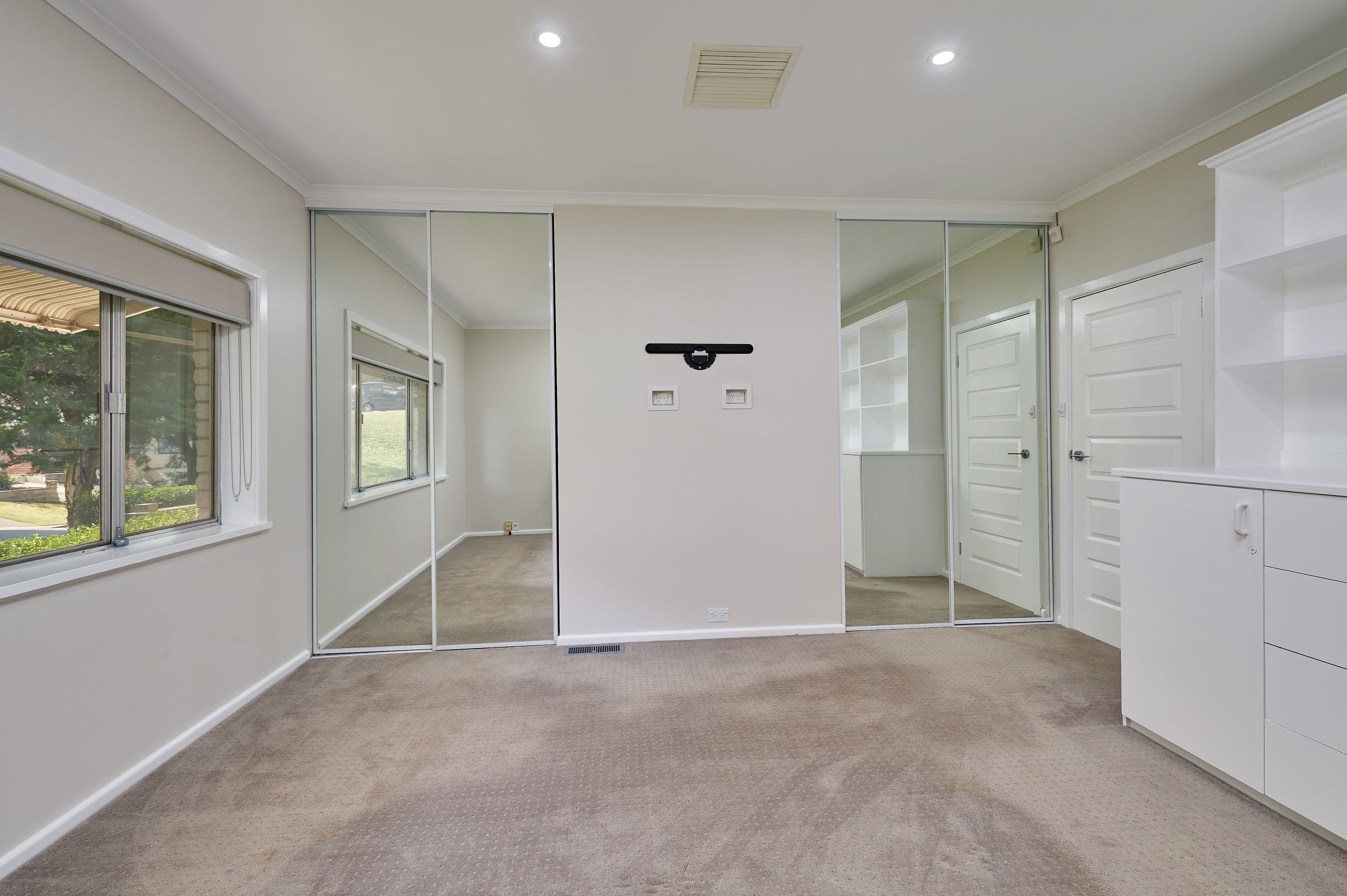 12 Warrawong Street, Kooringal - Thumbnail 5