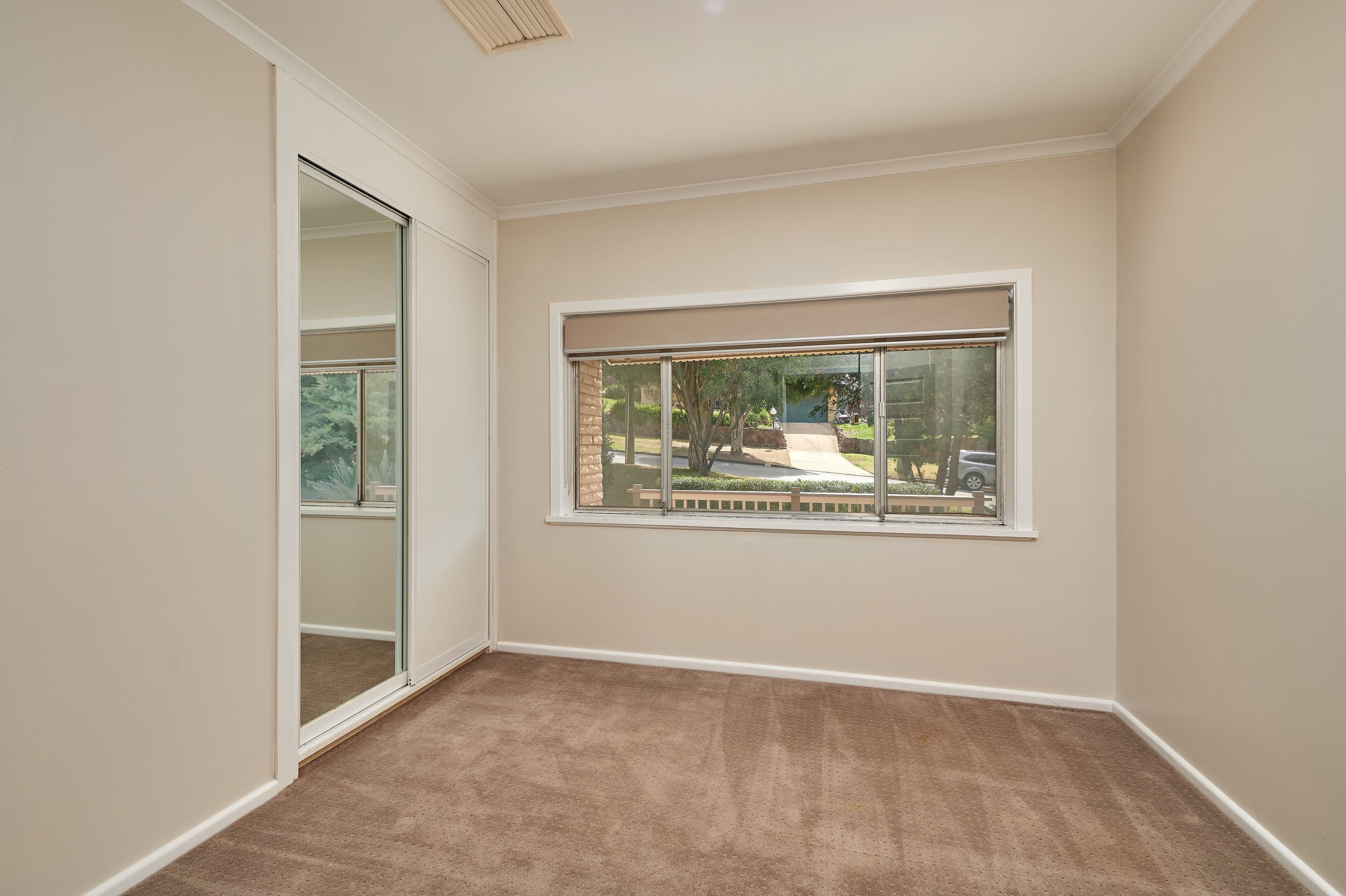 12 Warrawong Street, Kooringal - Thumbnail 6
