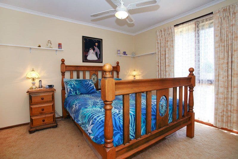 42 Huntington Drive, HAMPTON PARK VIC 3976, Hampton Park - Thumbnail 2