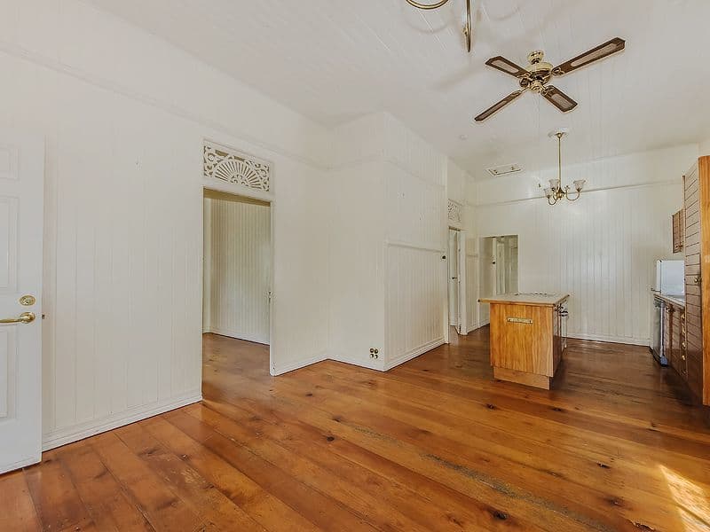 18 Norman Street, SOUTHPORT QLD 4215, Southport - Thumbnail 4