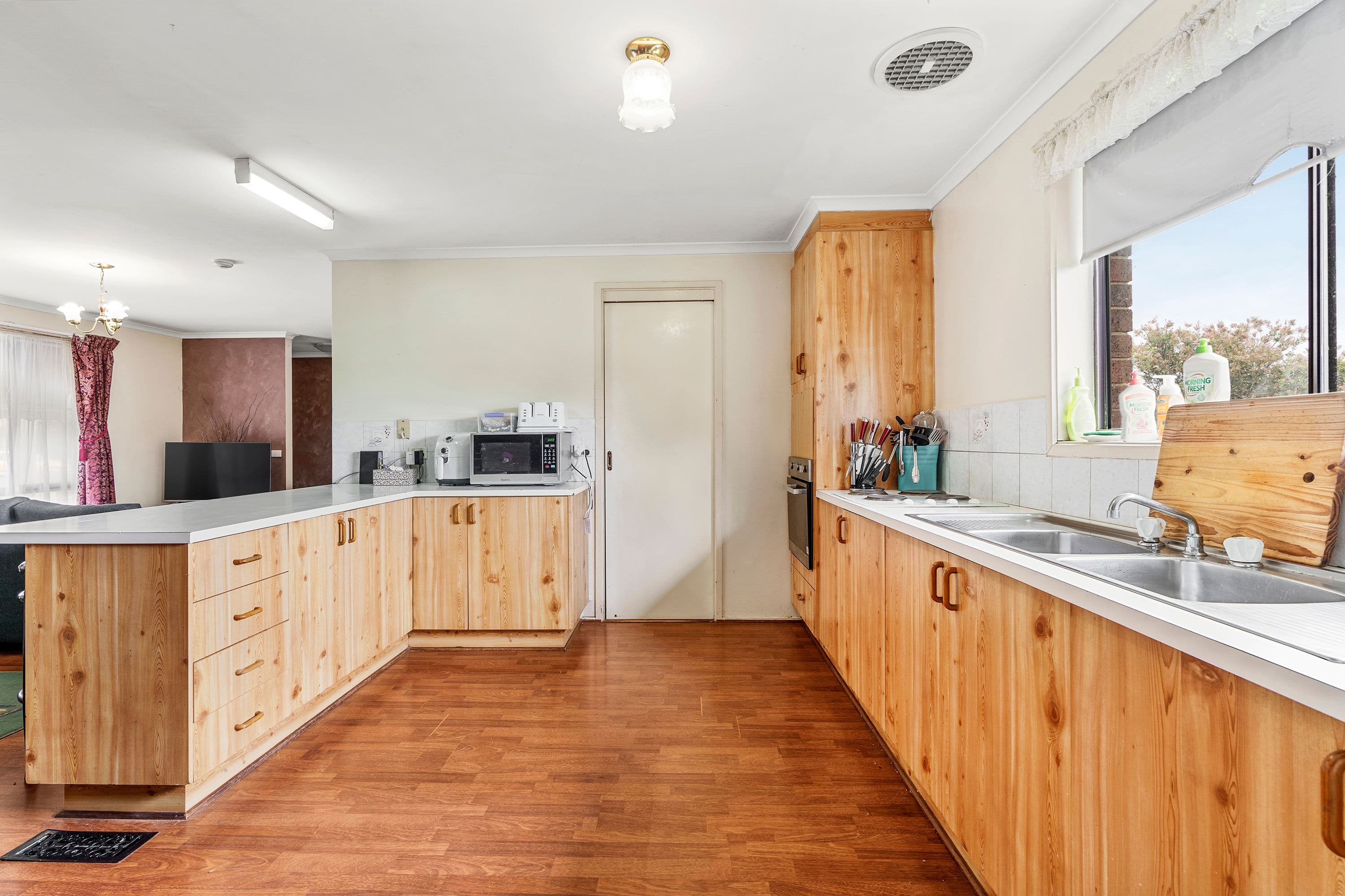 82 Strong Drive, Hampton Park VIC 3976, Hampton Park - Thumbnail 2
