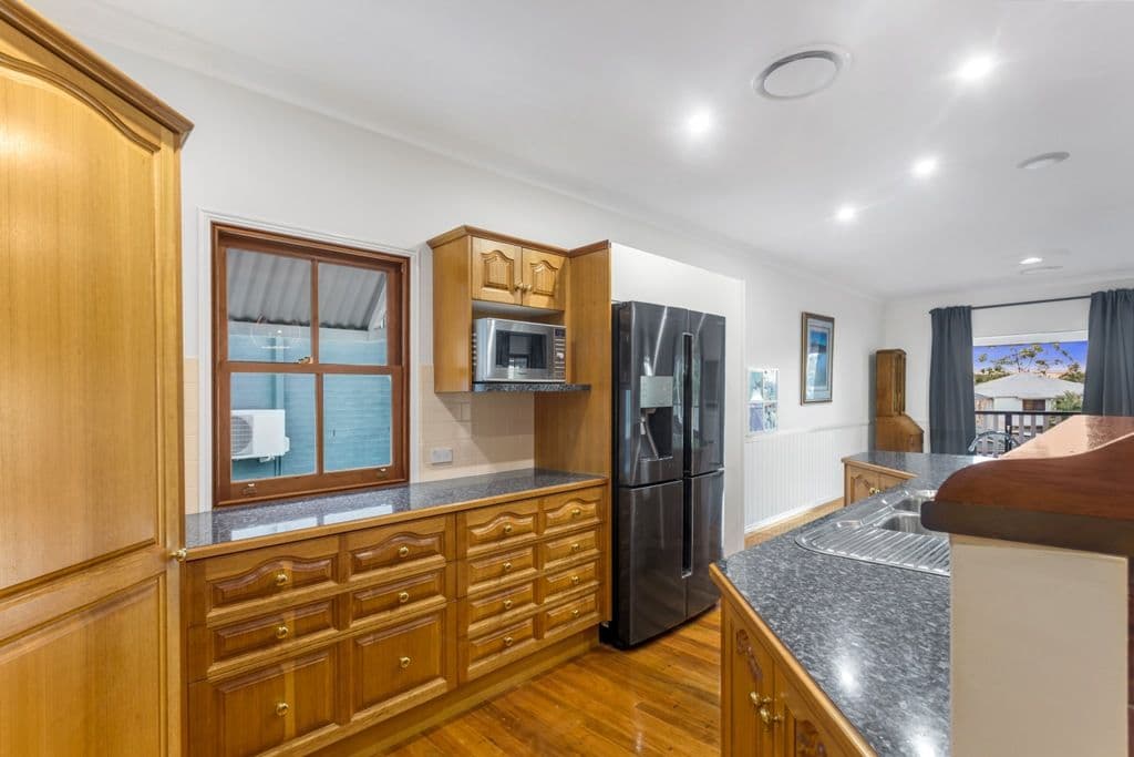 6 Daniel Place, Newmarket QLD 4051, Newmarket - Thumbnail 3