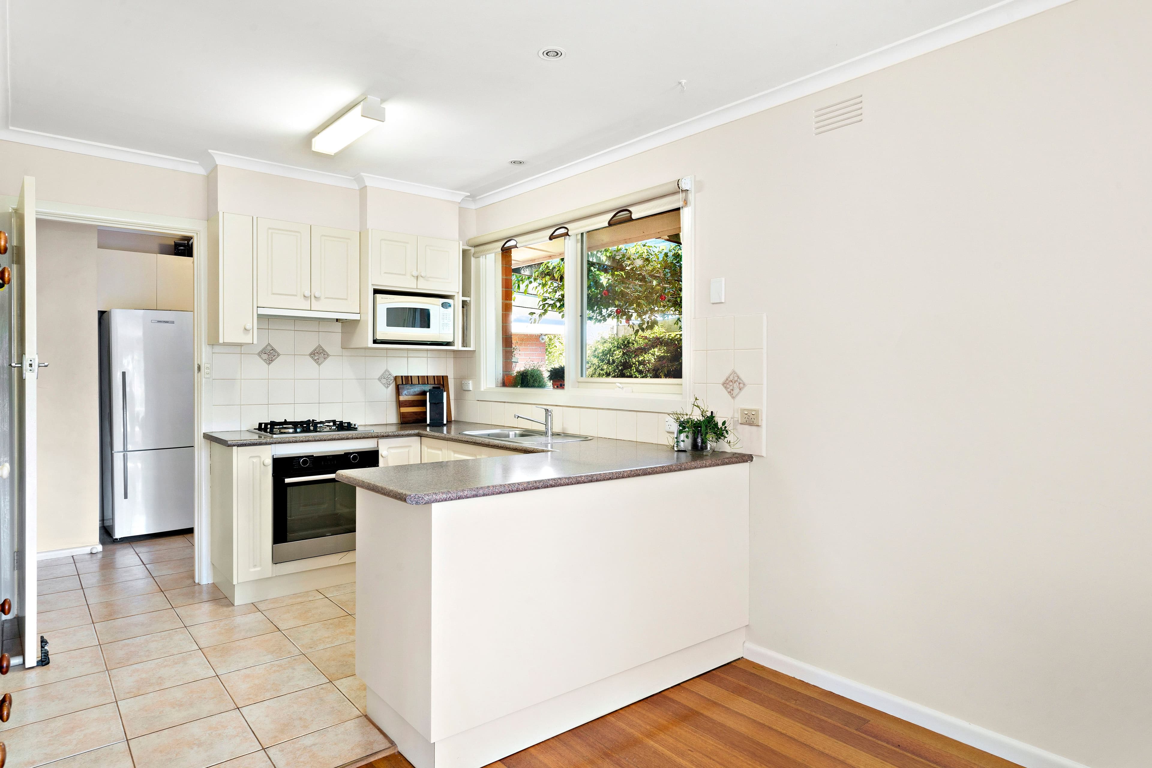 6 Hibiscus Avenue, Frankston VIC 3199, Frankston - Thumbnail 3