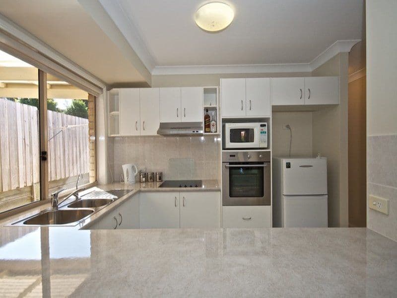 7 Fairweather Drive, PARKWOOD QLD 4214, Parkwood - Thumbnail 3
